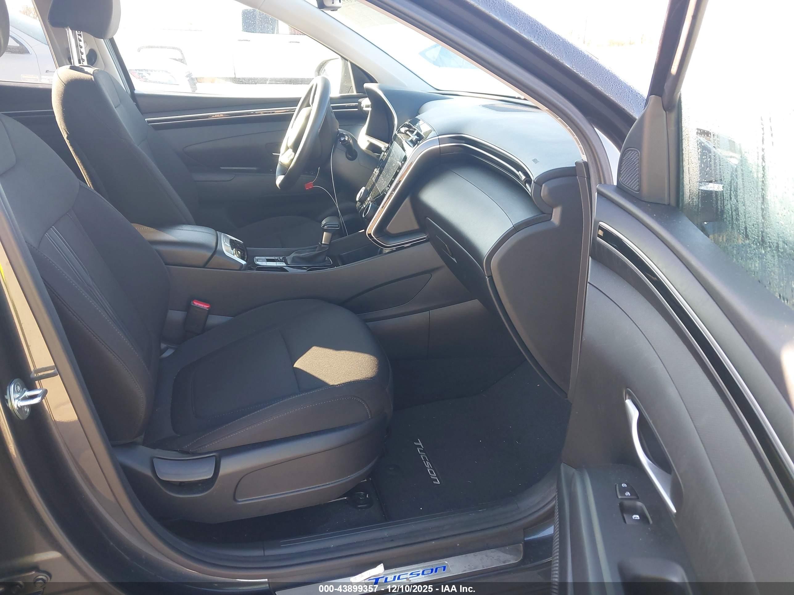 HYUNDAI TUCSON image 5