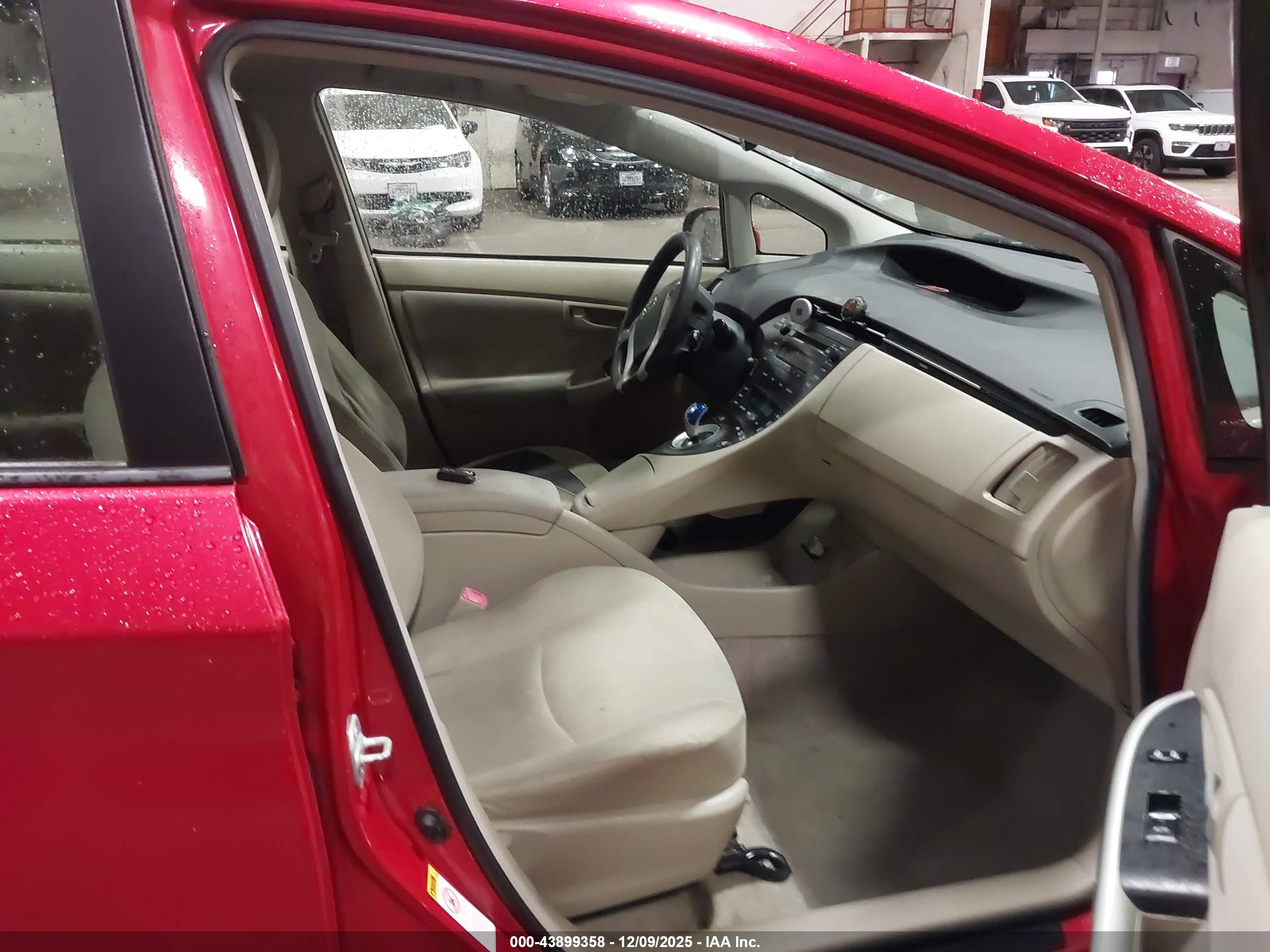TOYOTA PRIUS image 5