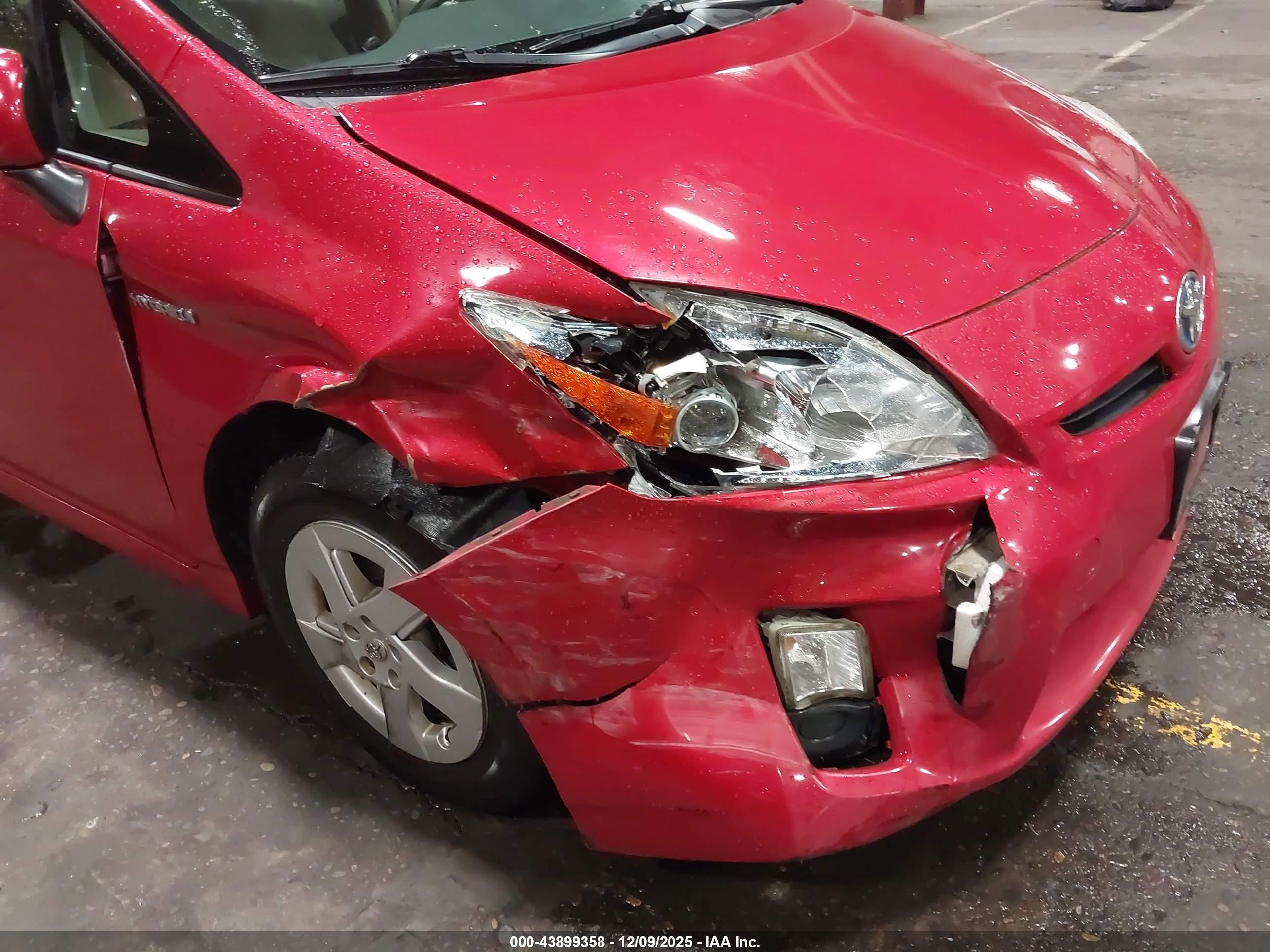 TOYOTA PRIUS image 6