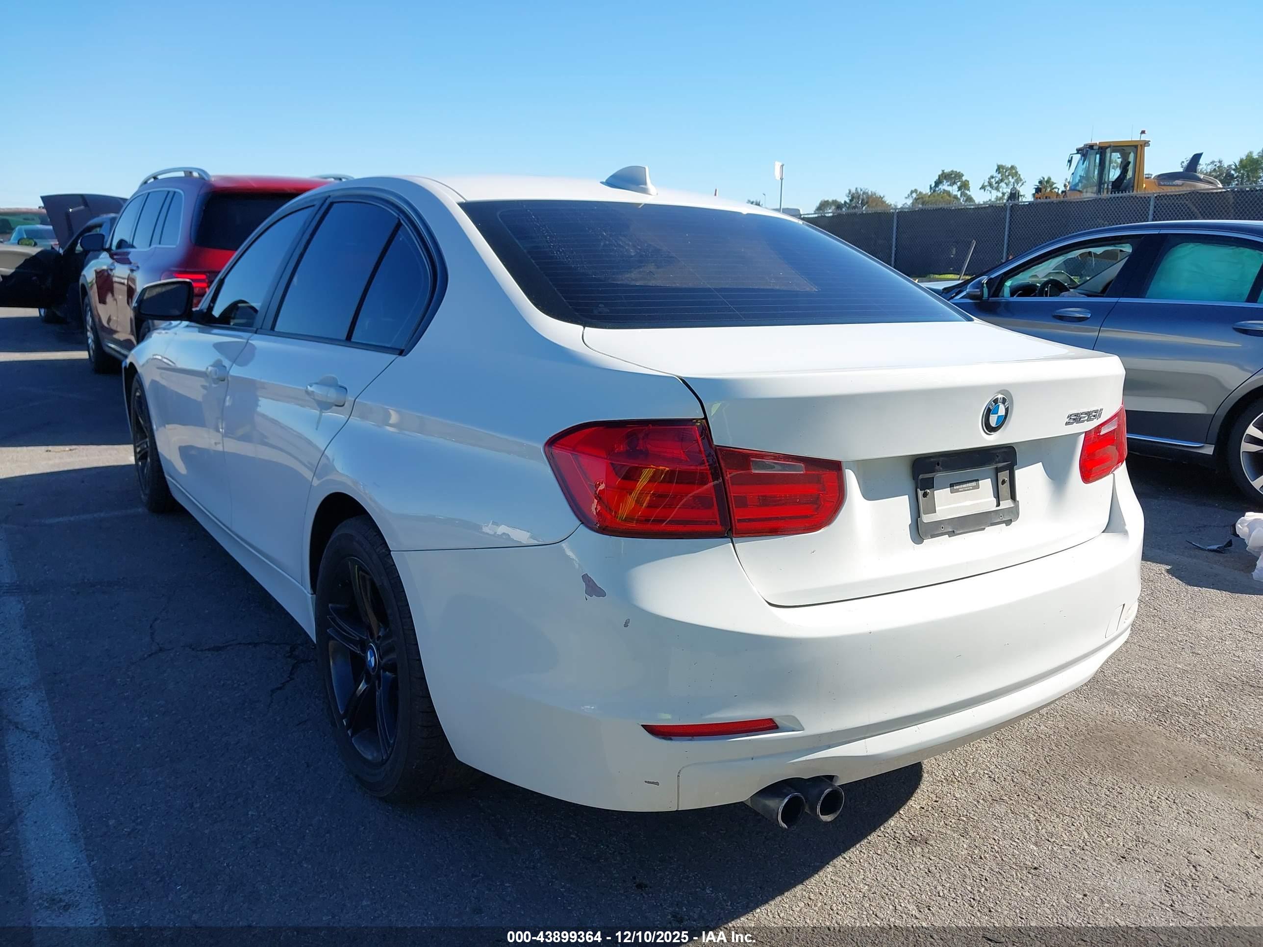 BMW 328I image 3