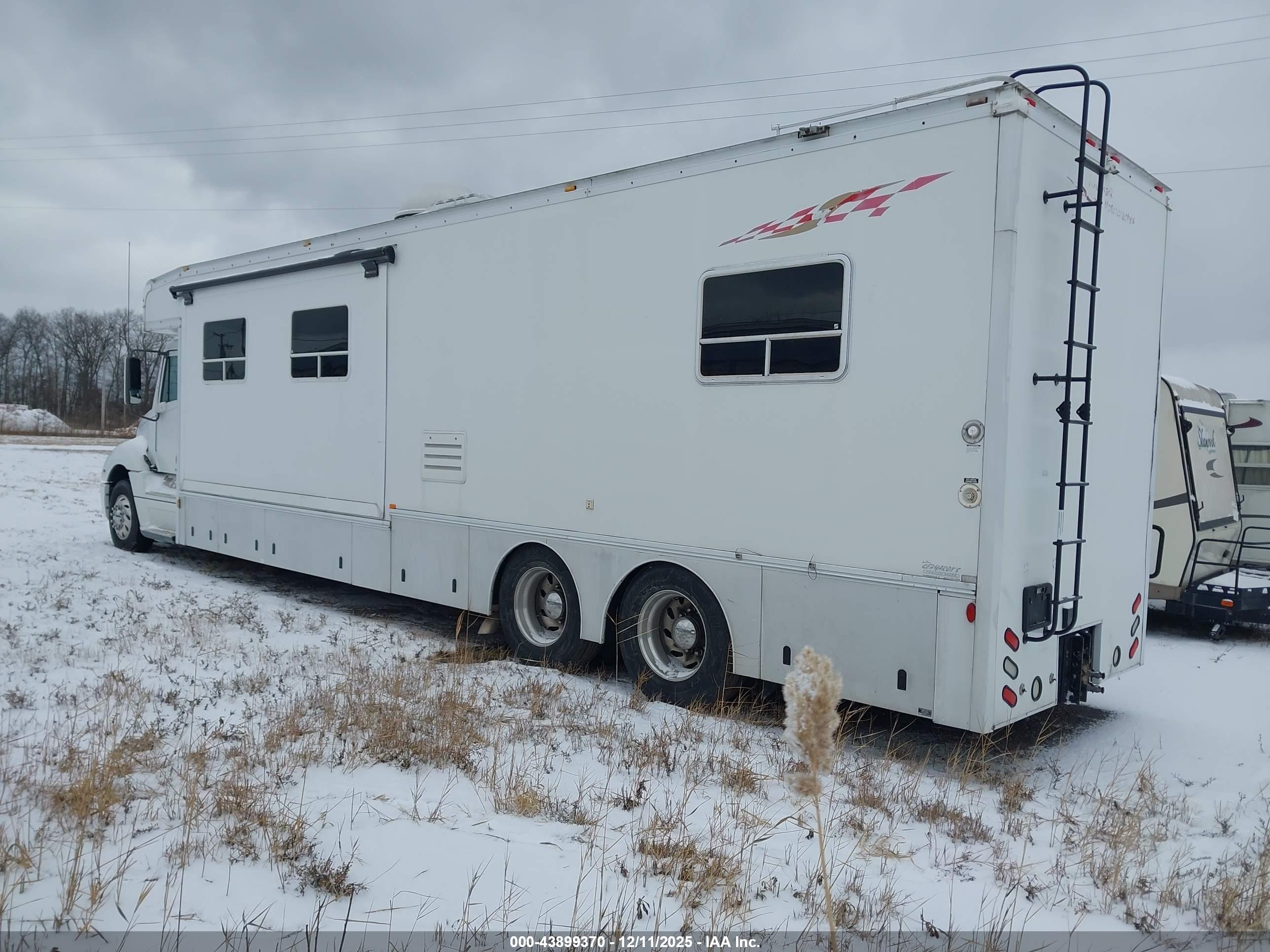 FREIGHTLINER CONVENTIONAL image 3