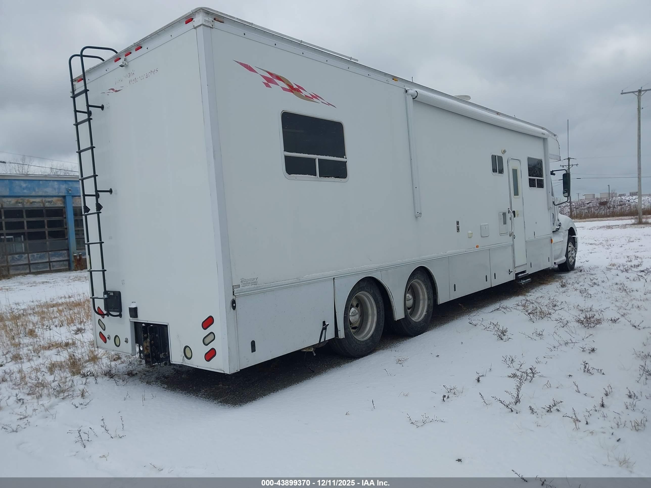 FREIGHTLINER CONVENTIONAL image 4