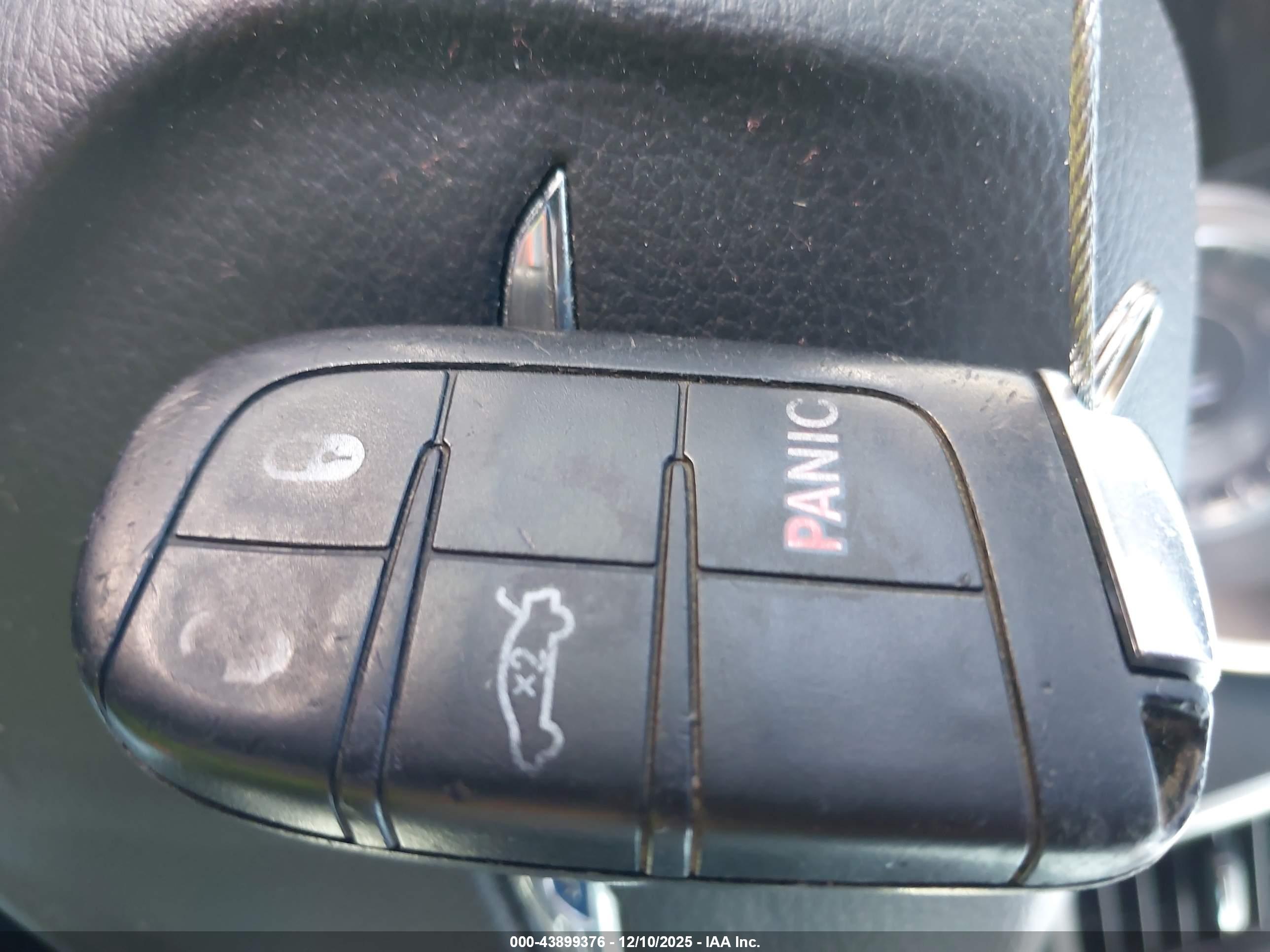 CHRYSLER 300 image 11