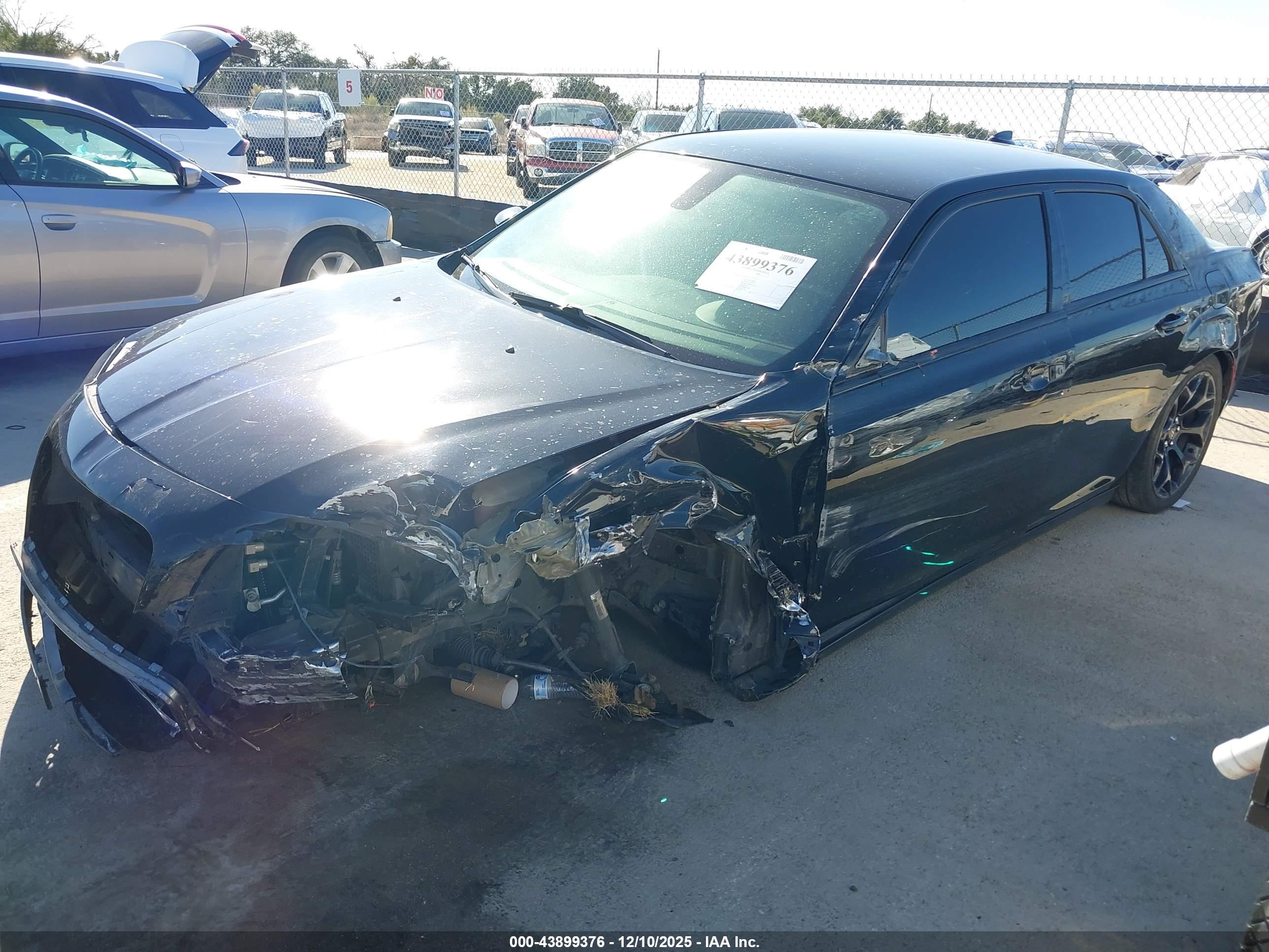 CHRYSLER 300 image 2