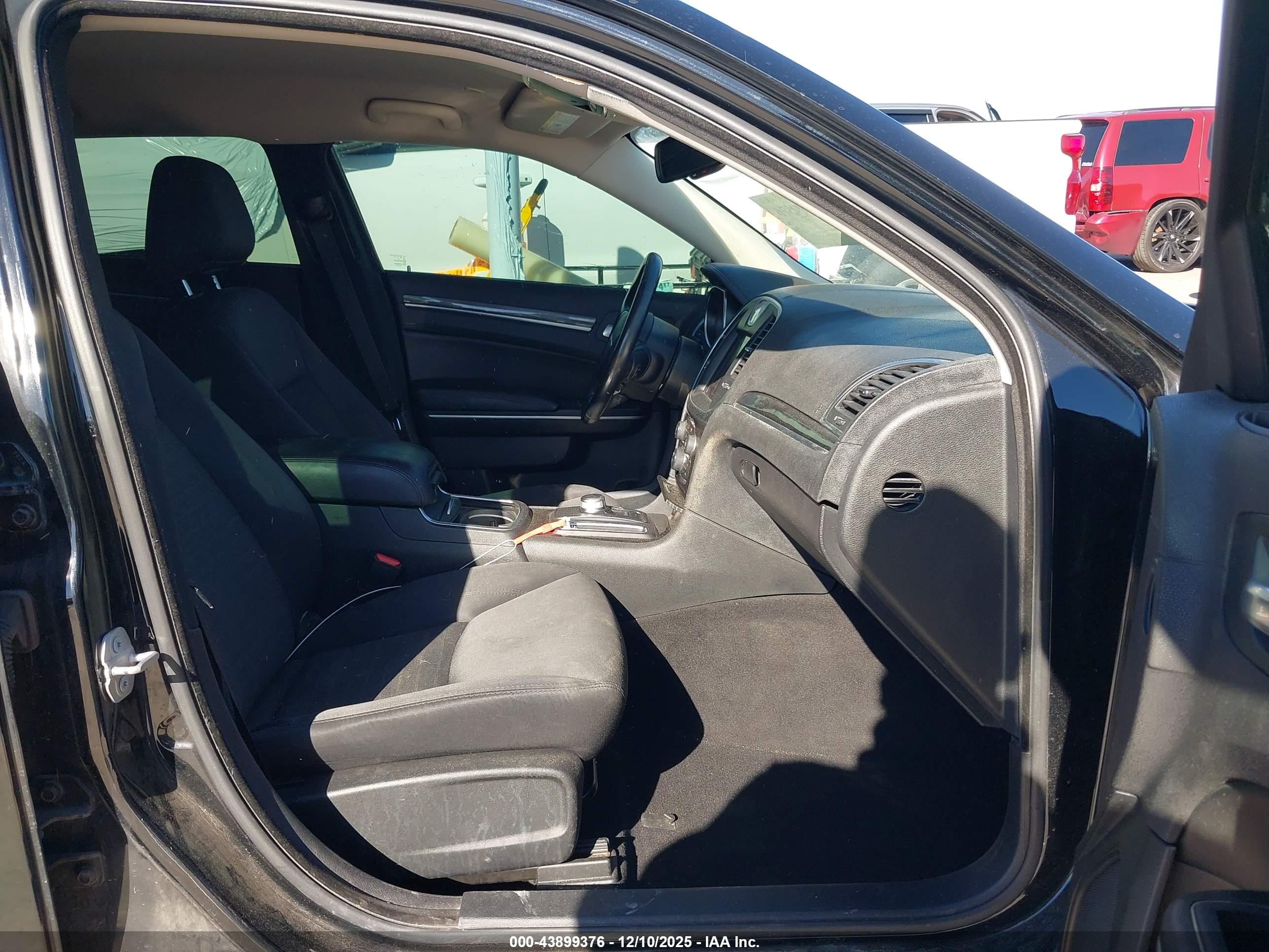CHRYSLER 300 image 5
