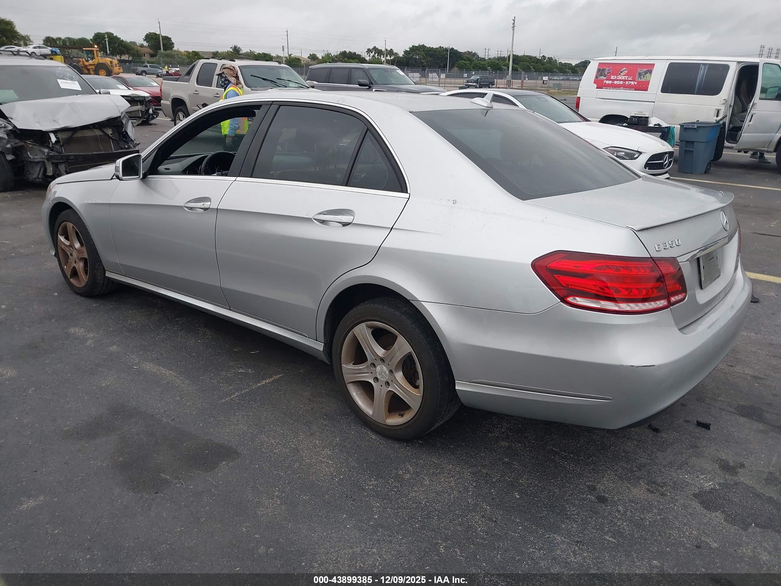 MERCEDES-BENZ E image 3