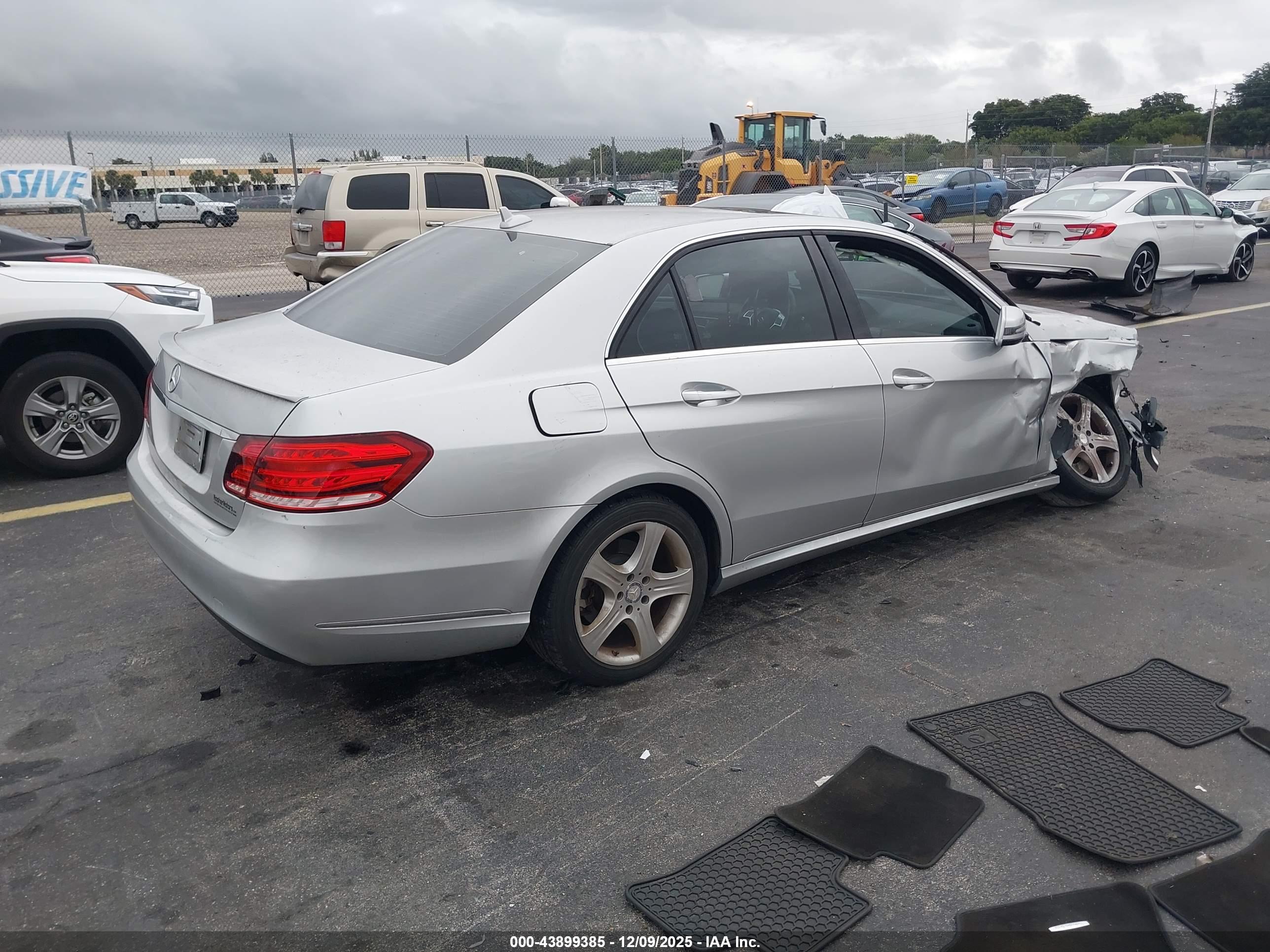 MERCEDES-BENZ E image 4