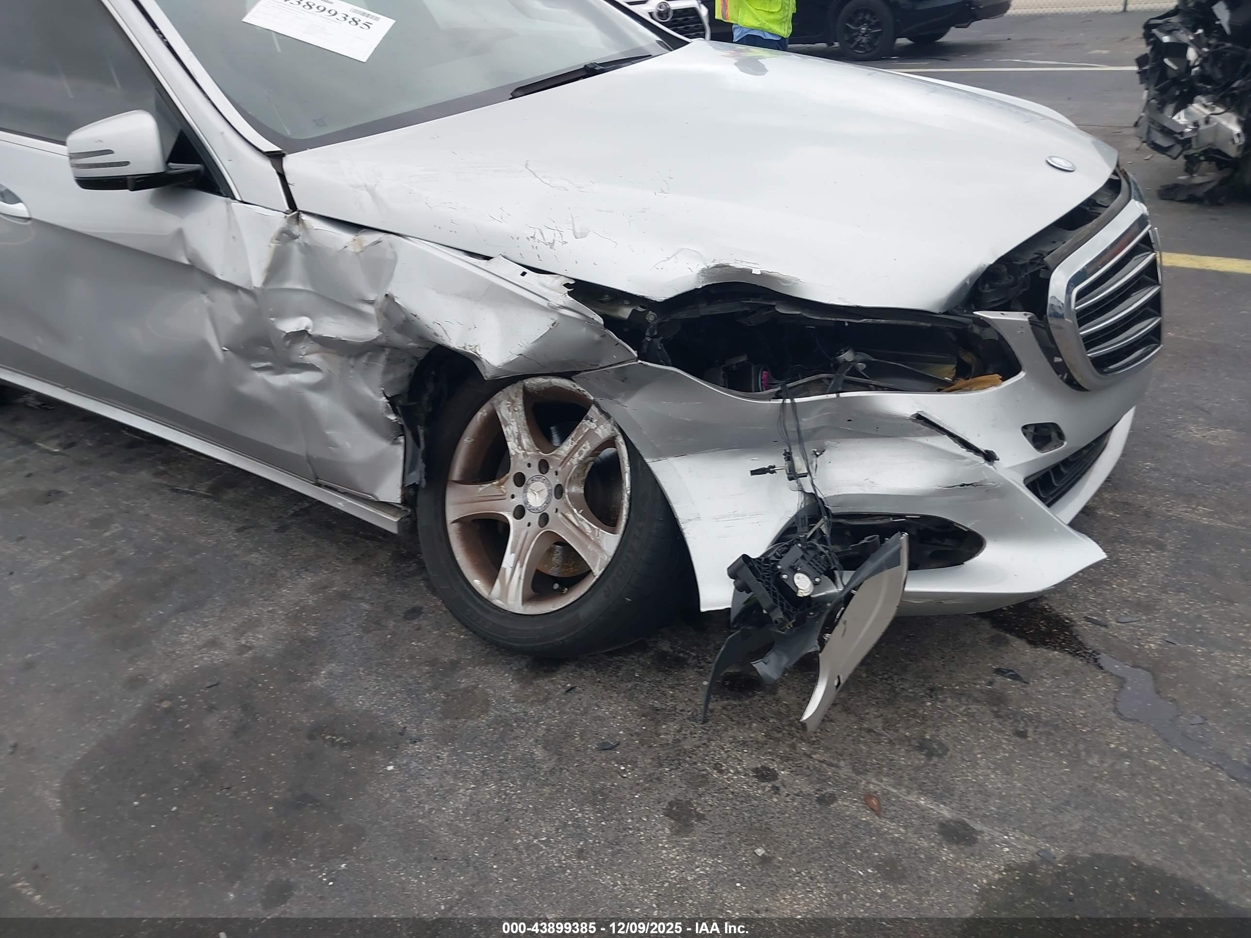 MERCEDES-BENZ E image 6