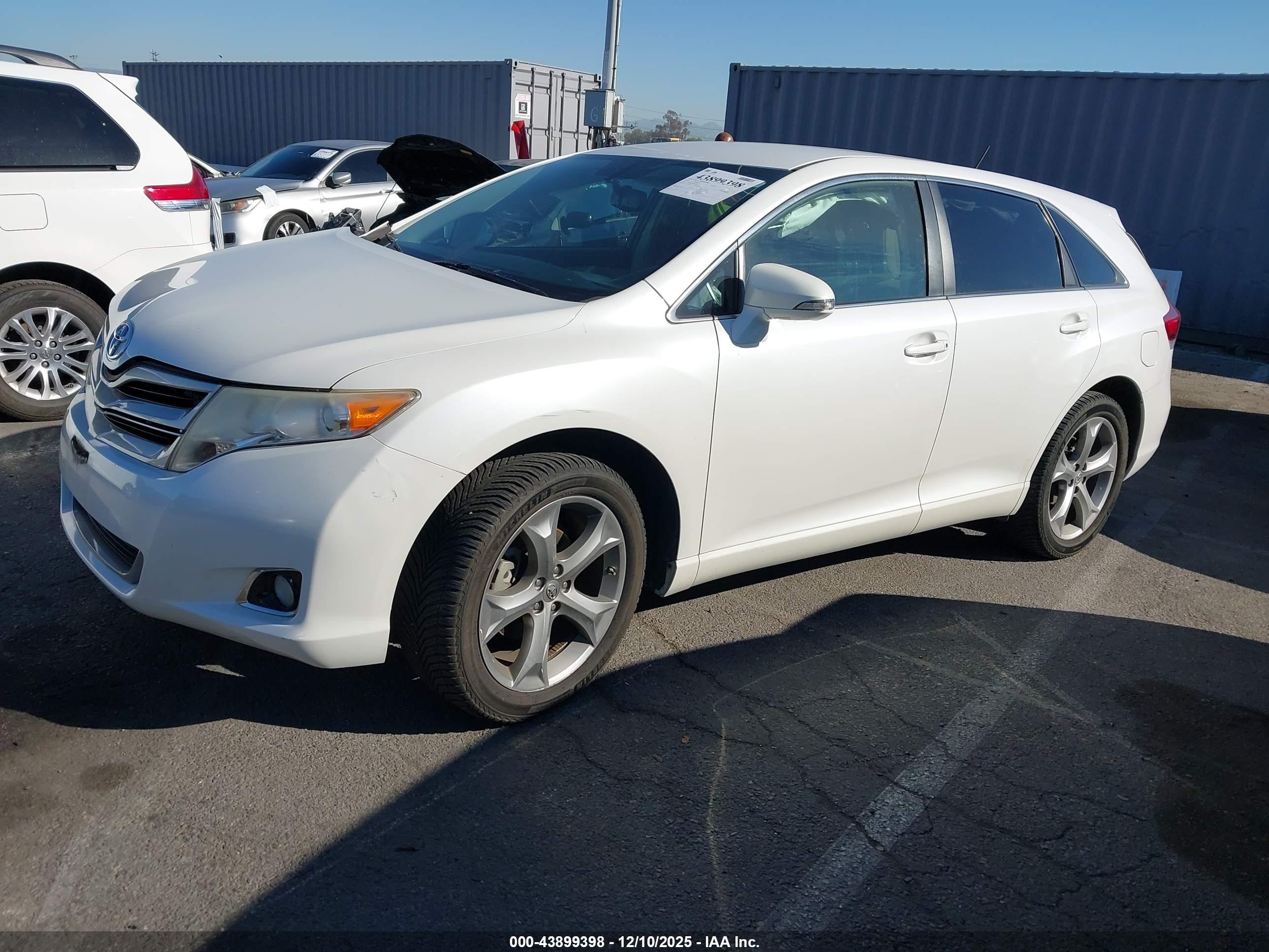 TOYOTA VENZA image 2