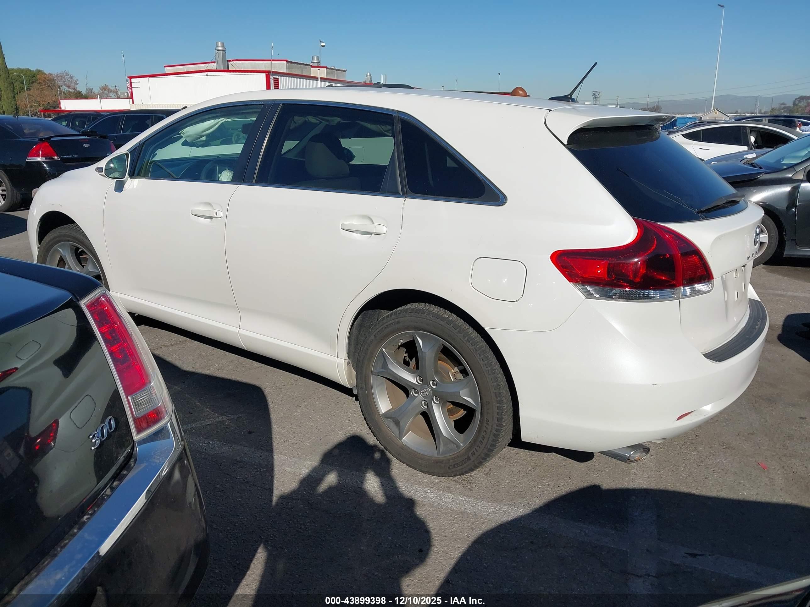 TOYOTA VENZA image 3