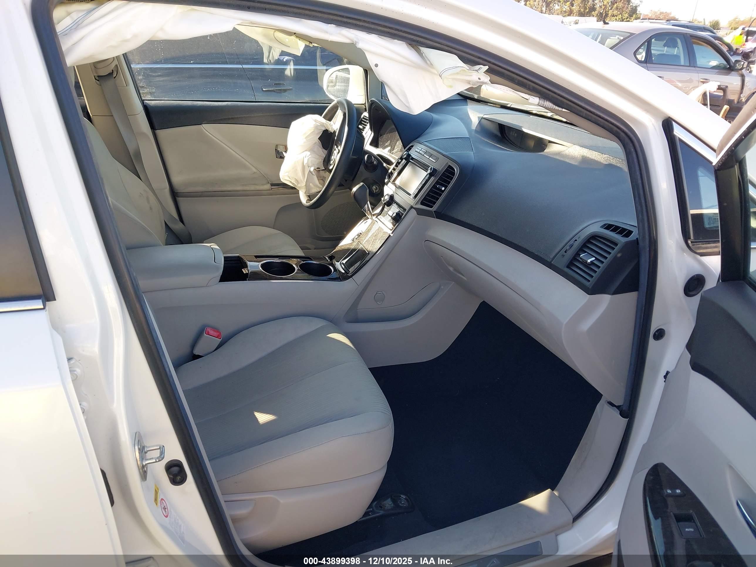 TOYOTA VENZA image 5
