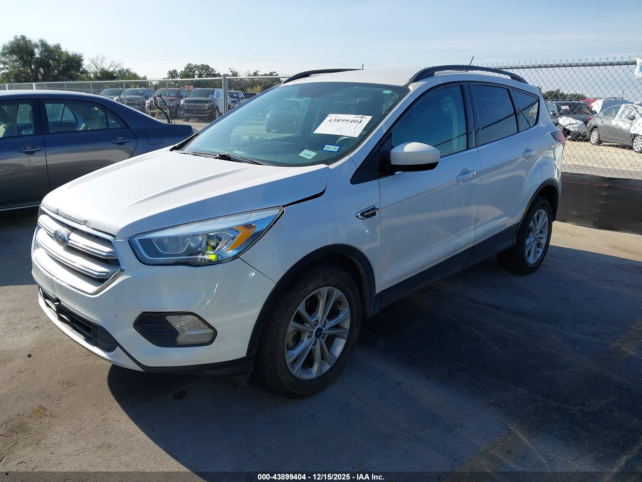 FORD ESCAPE image 2