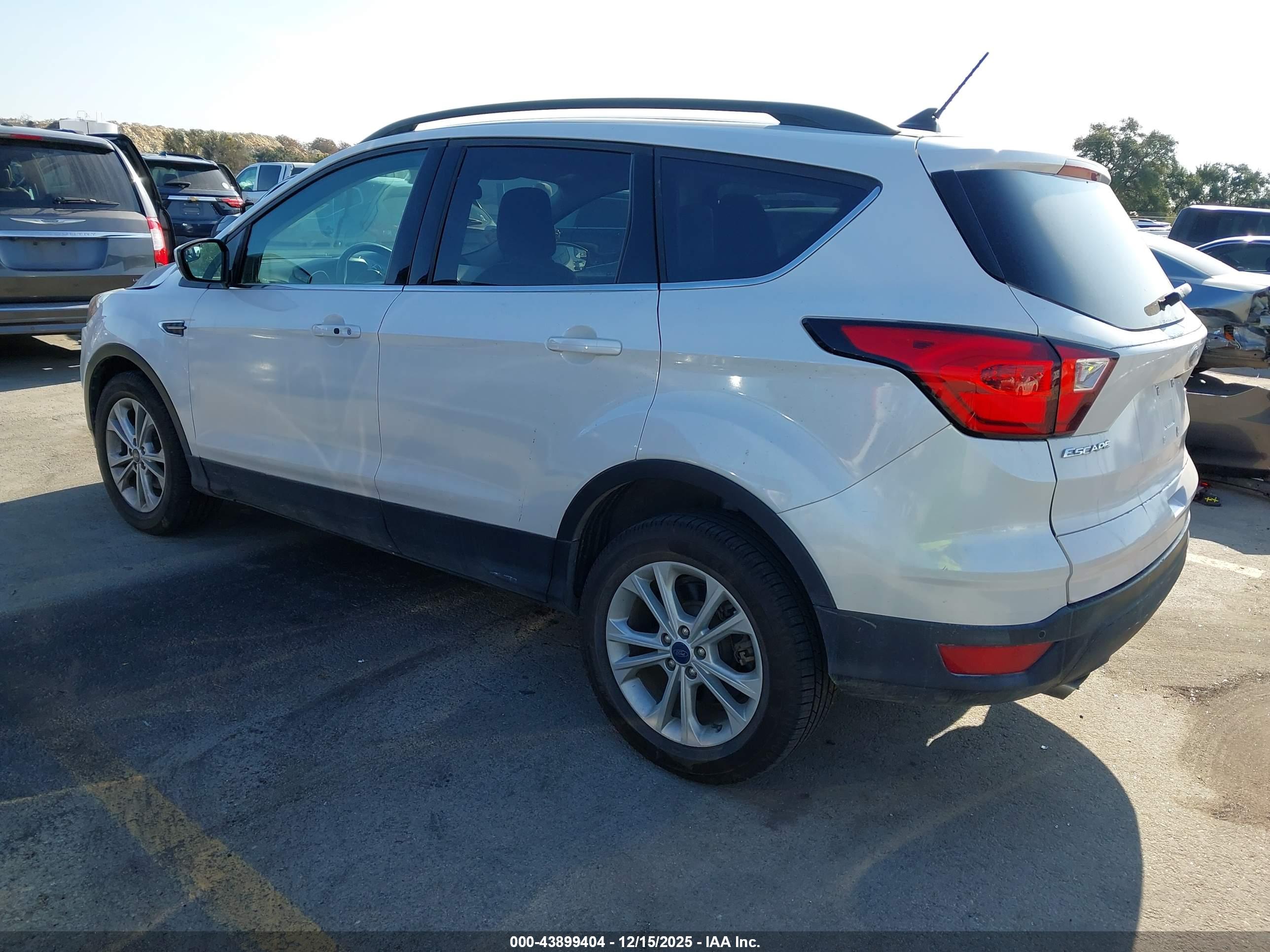 FORD ESCAPE image 3
