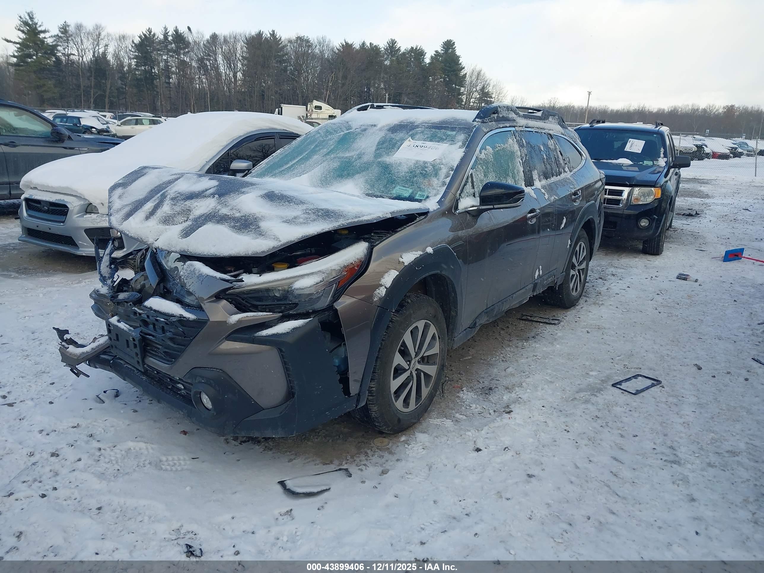 SUBARU OUTBACK image 2