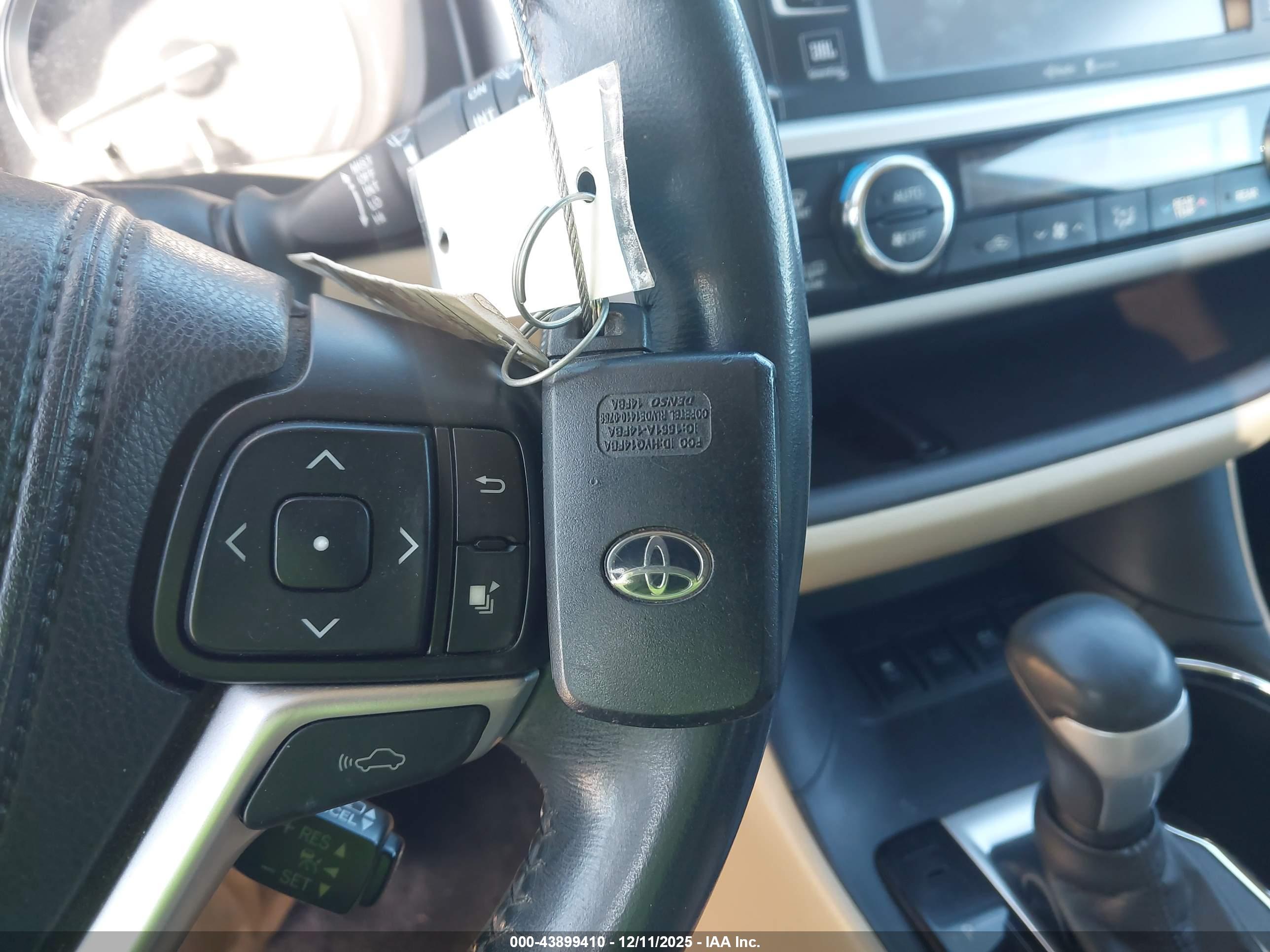 TOYOTA HIGHLANDER image 11