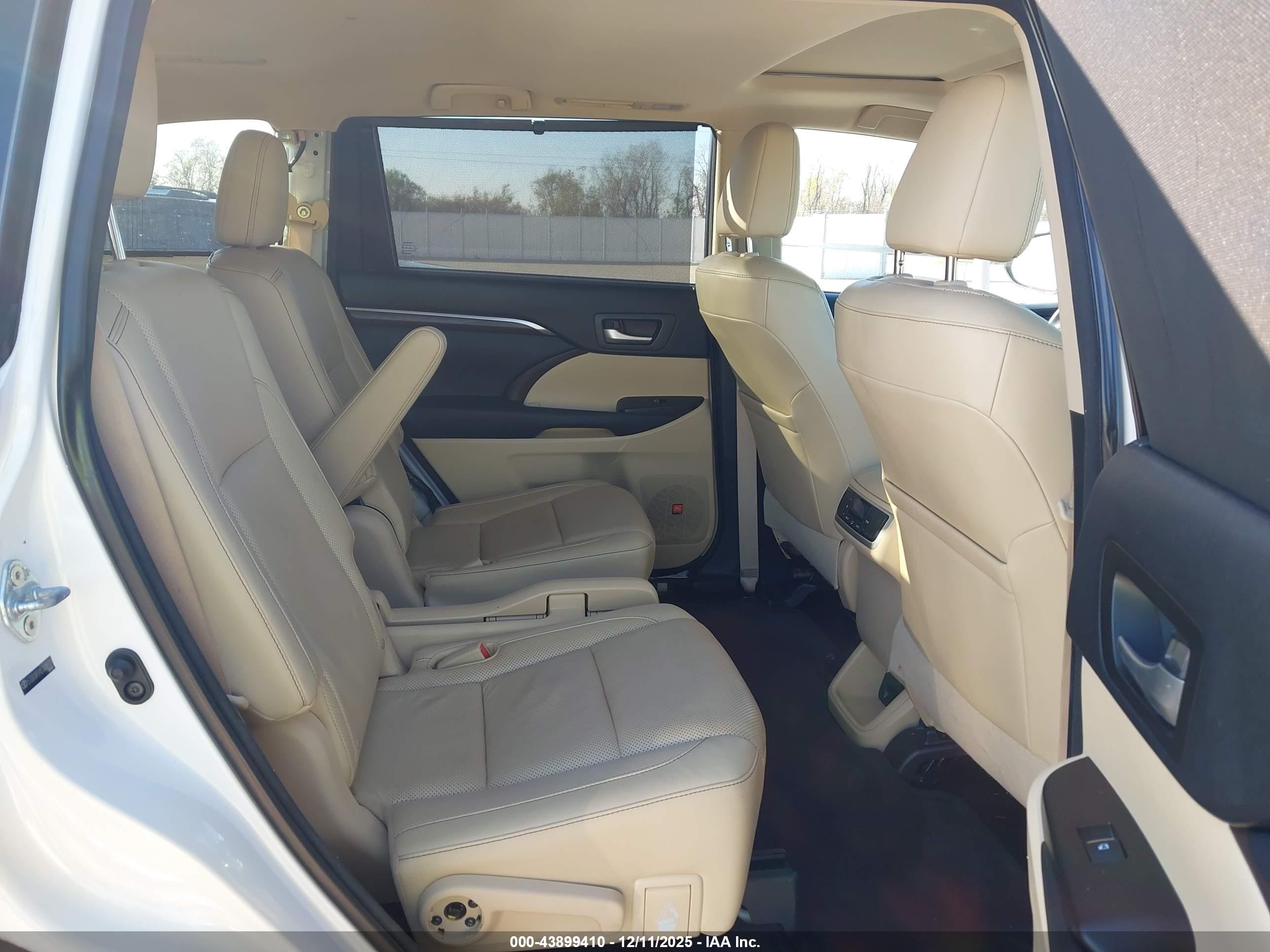 TOYOTA HIGHLANDER image 8