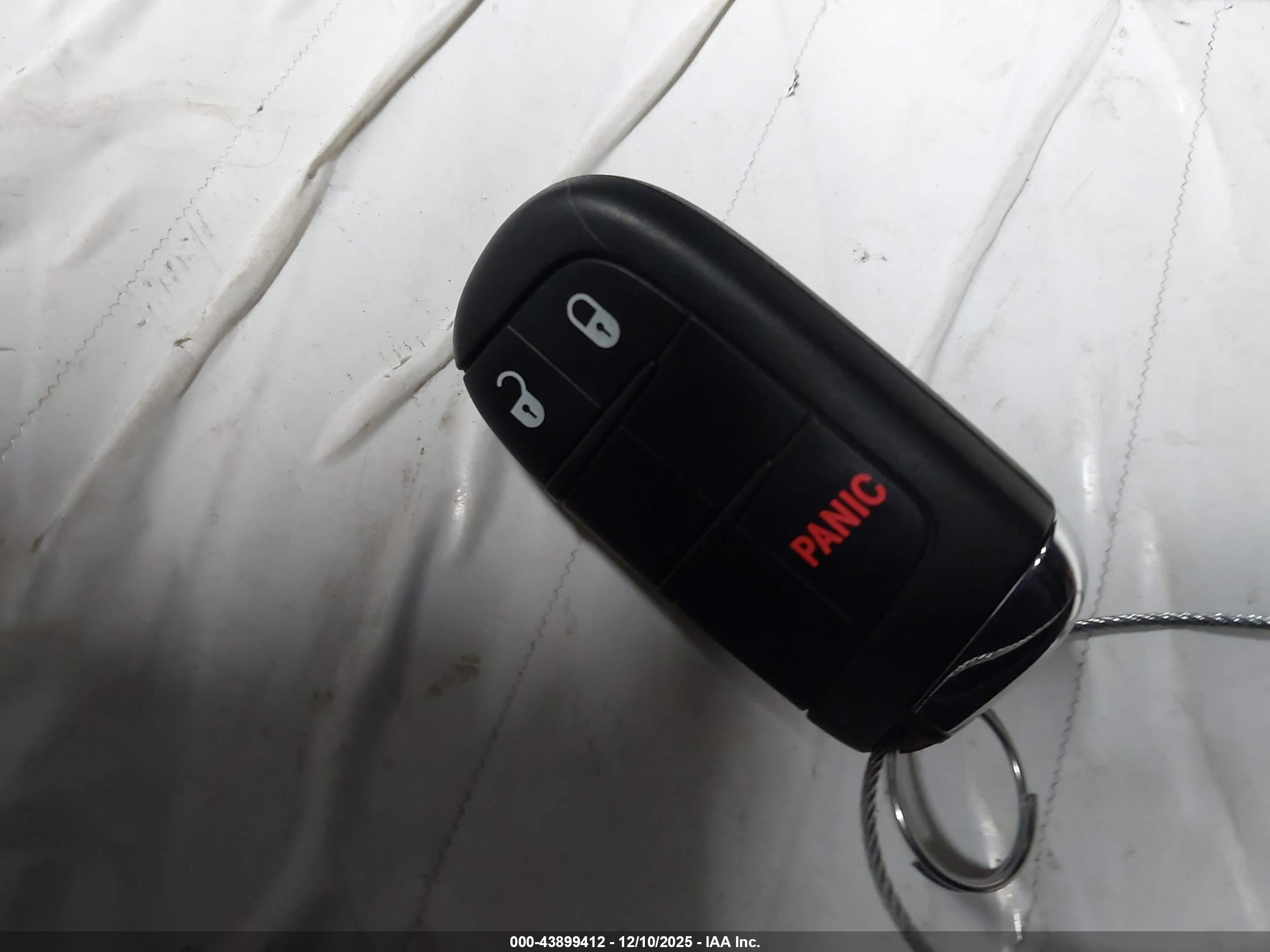 JEEP RENEGADE image 11