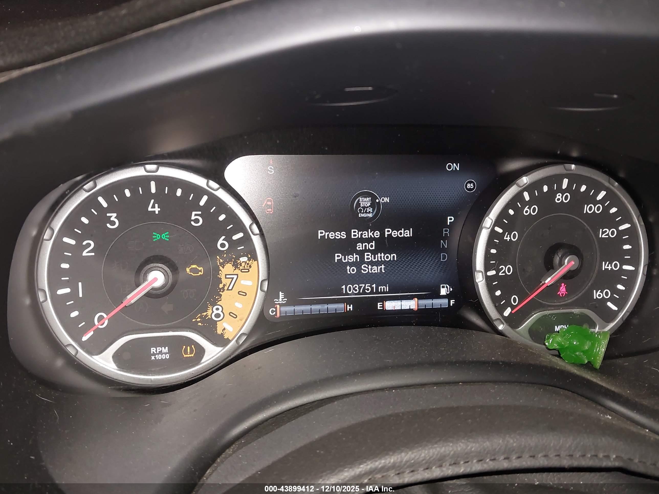 JEEP RENEGADE image 7
