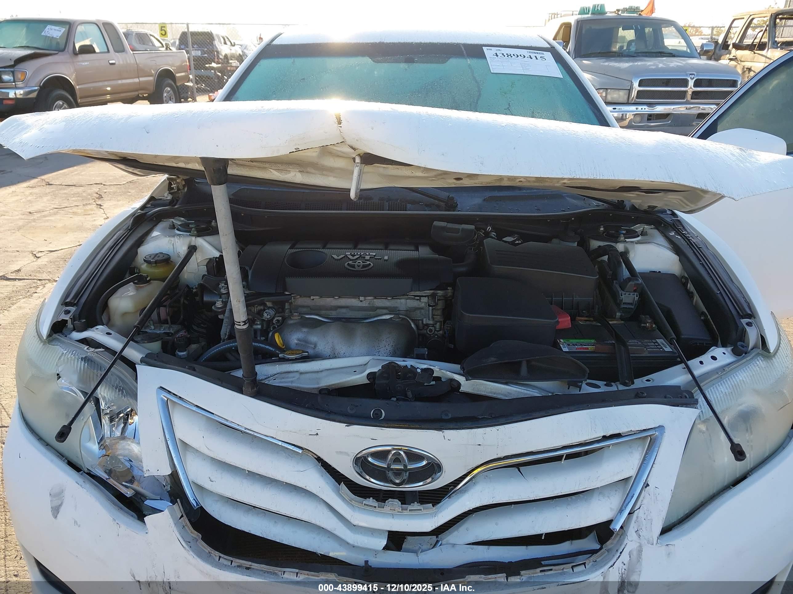 TOYOTA CAMRY image 10