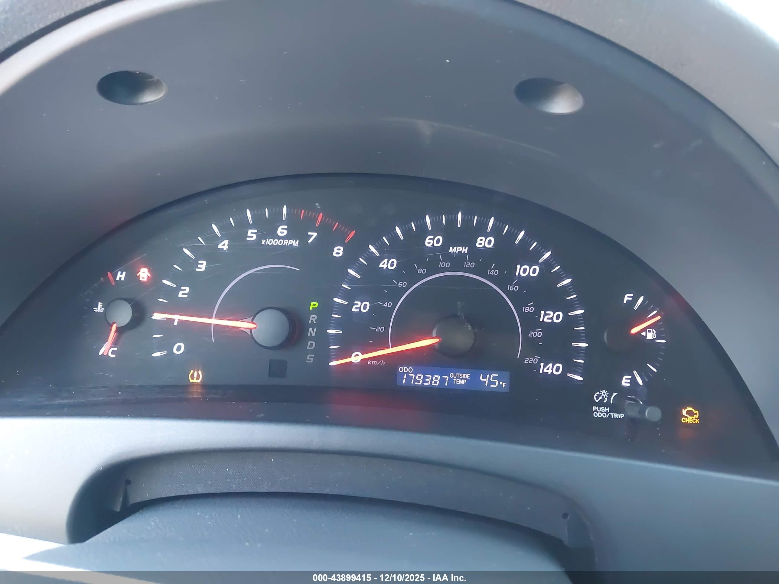 TOYOTA CAMRY image 7
