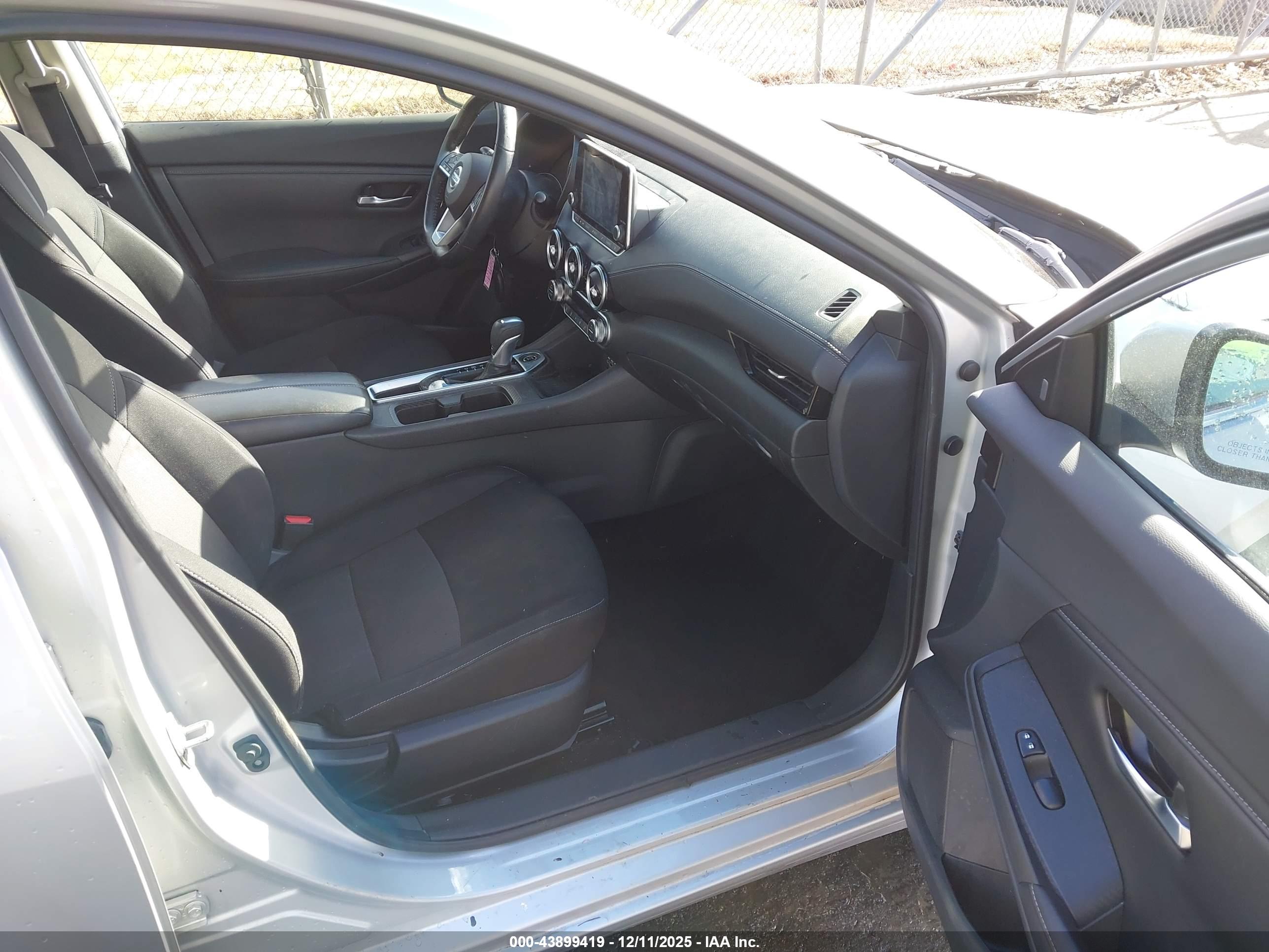 NISSAN SENTRA image 5