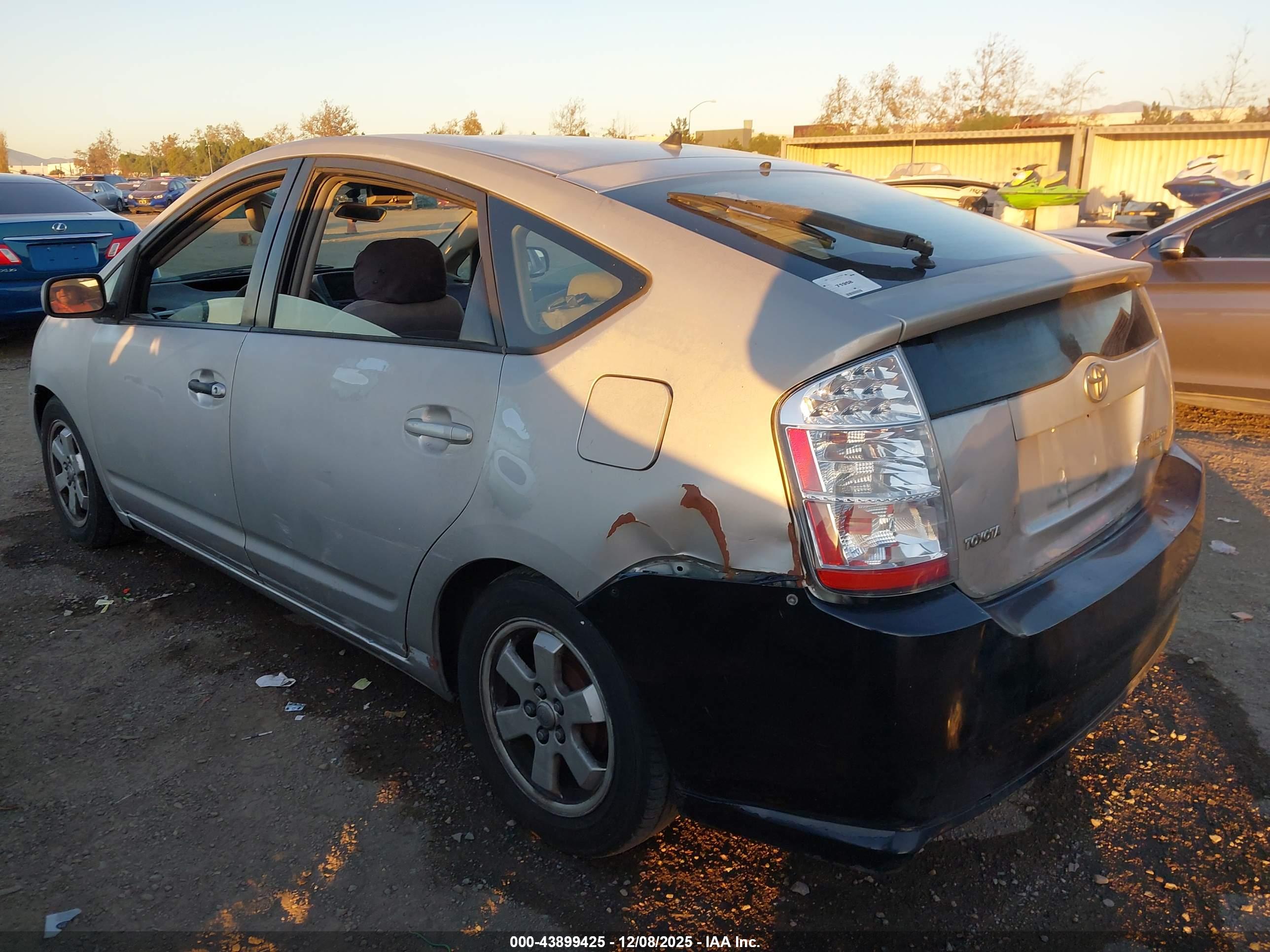 TOYOTA PRIUS image 3