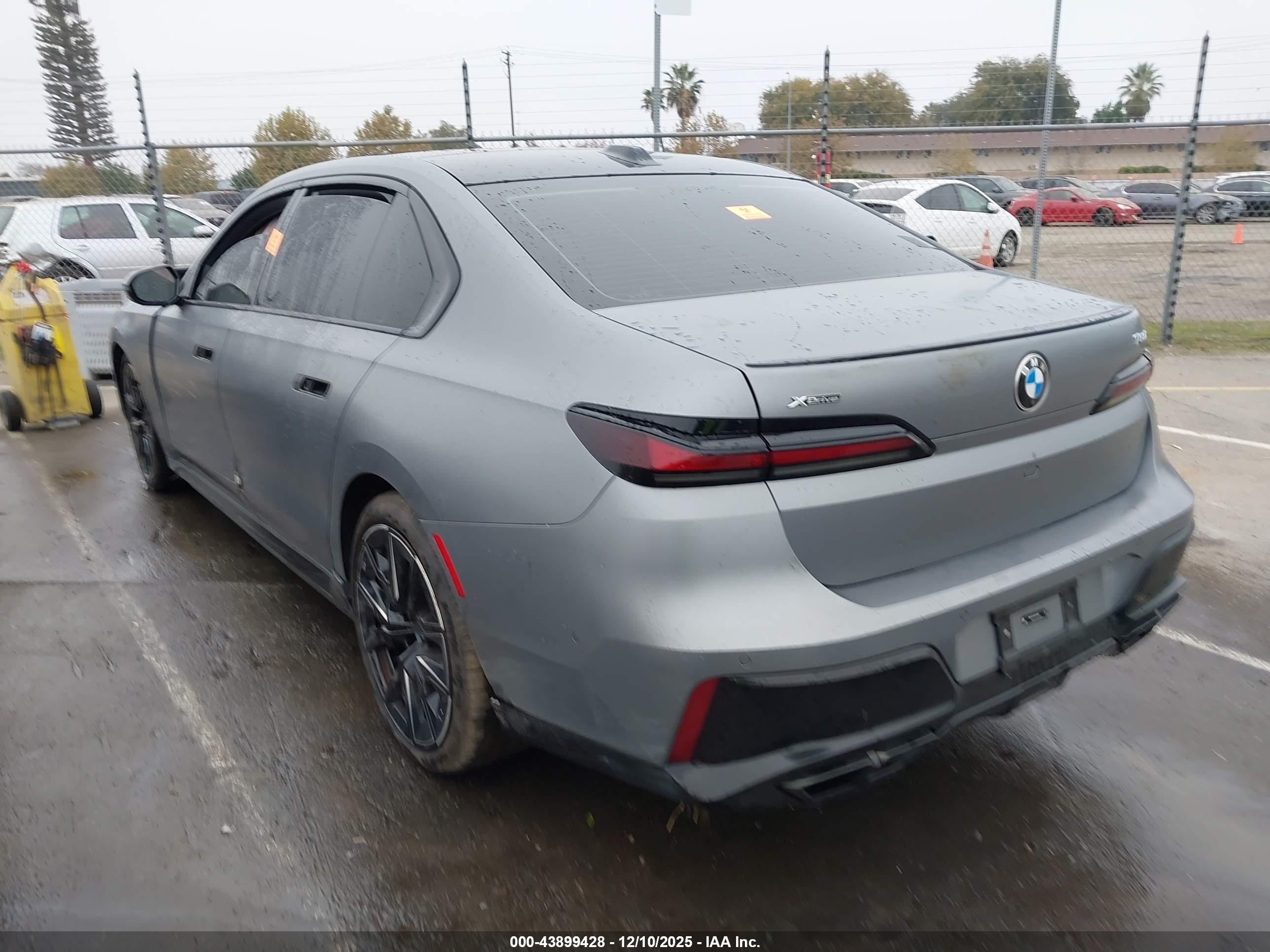 BMW 760I image 3