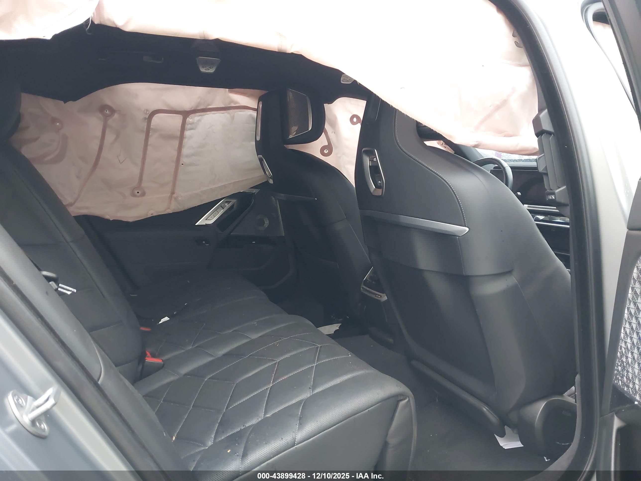 BMW 760I image 8