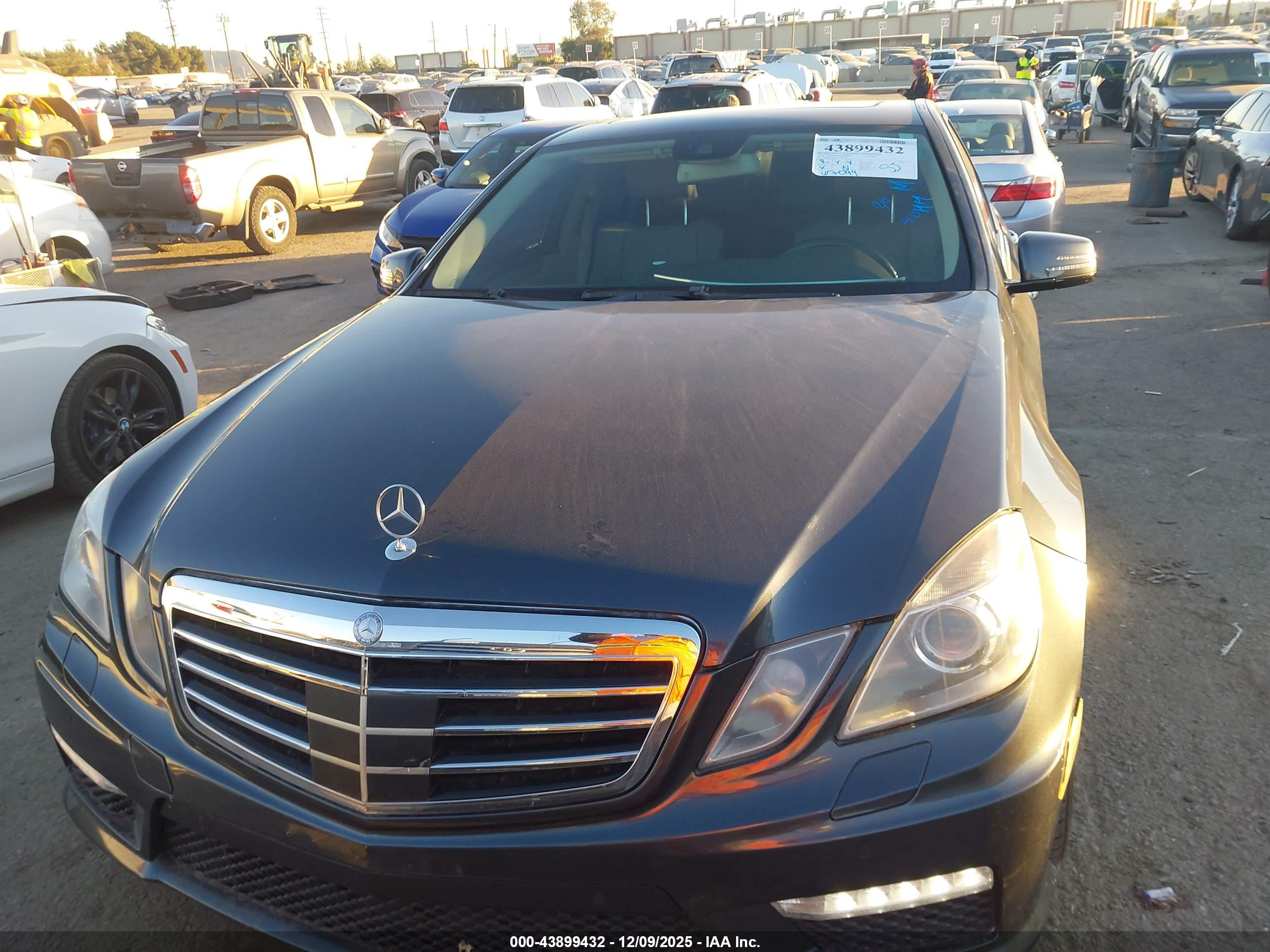 MERCEDES-BENZ E image 6