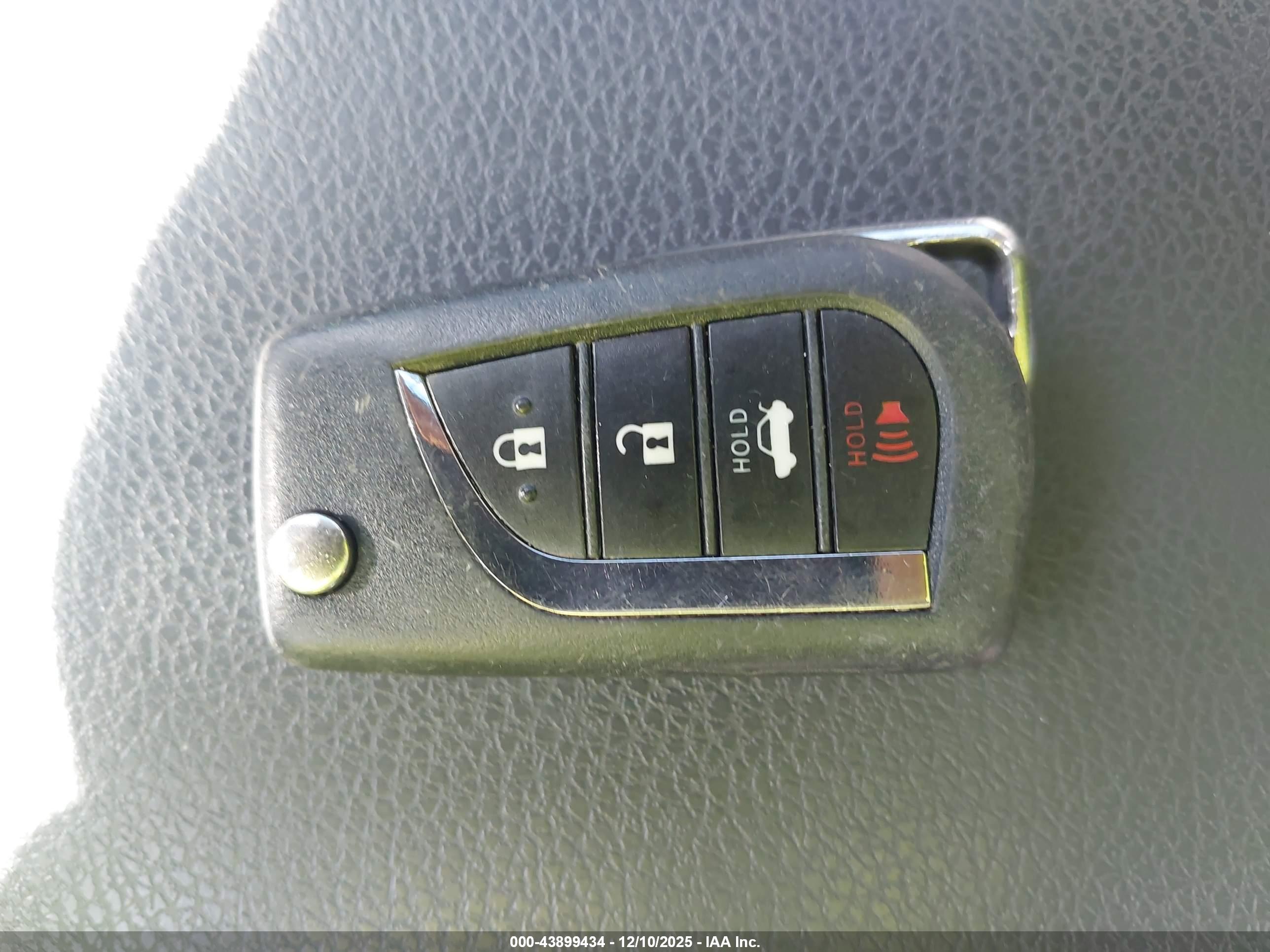 TOYOTA CAMRY image 11