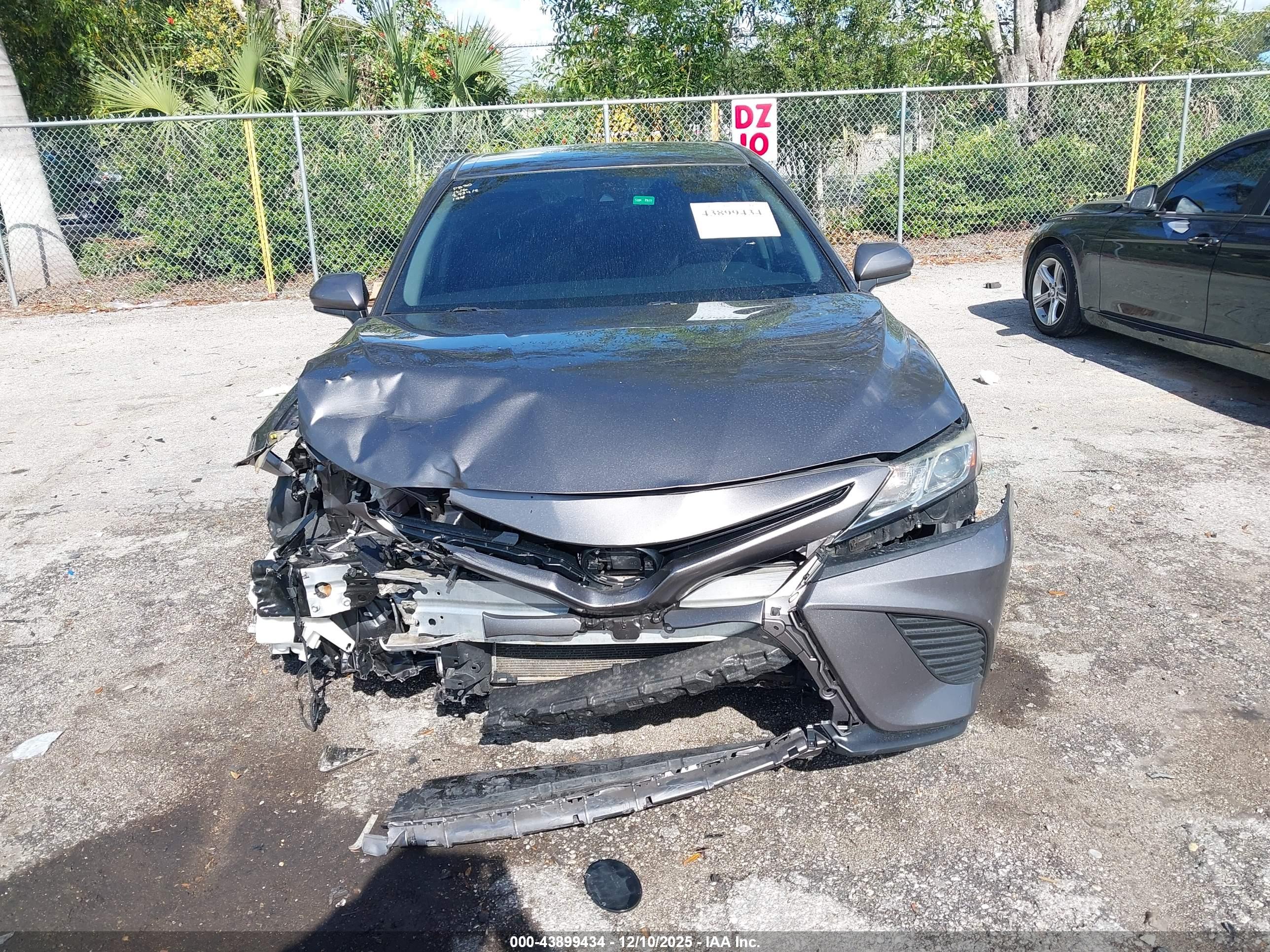 TOYOTA CAMRY image 6