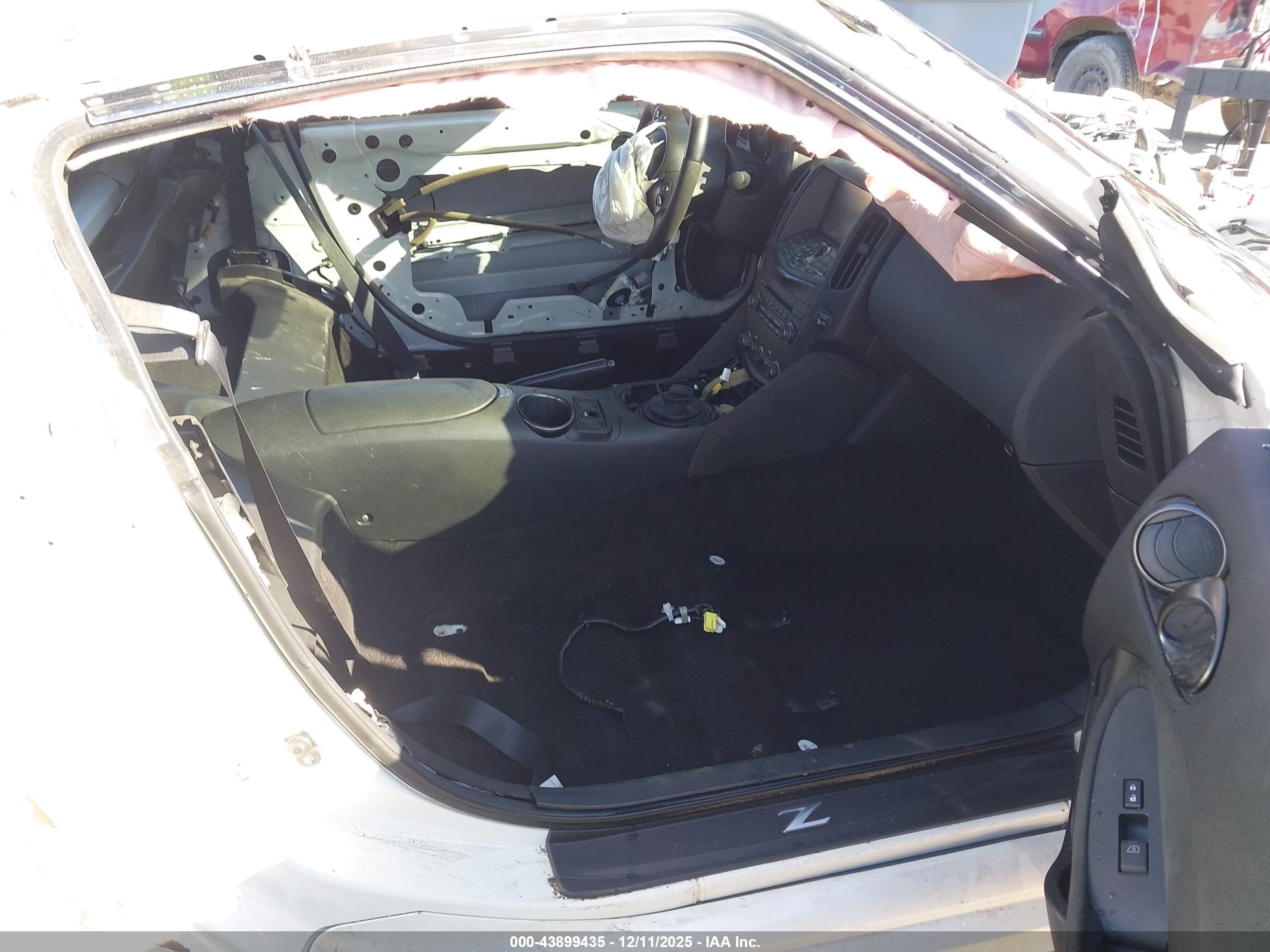 NISSAN 370Z image 5