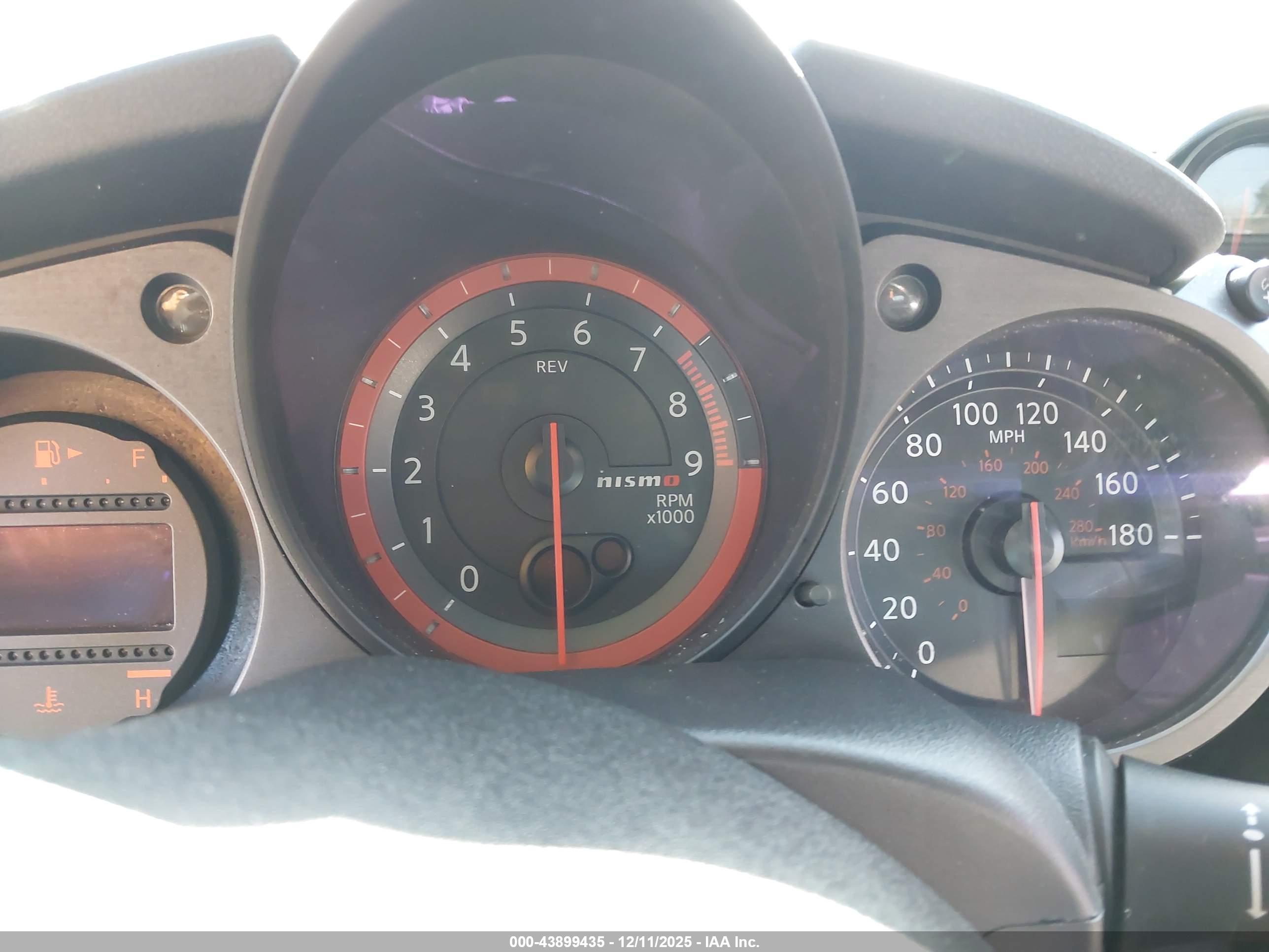 NISSAN 370Z image 7