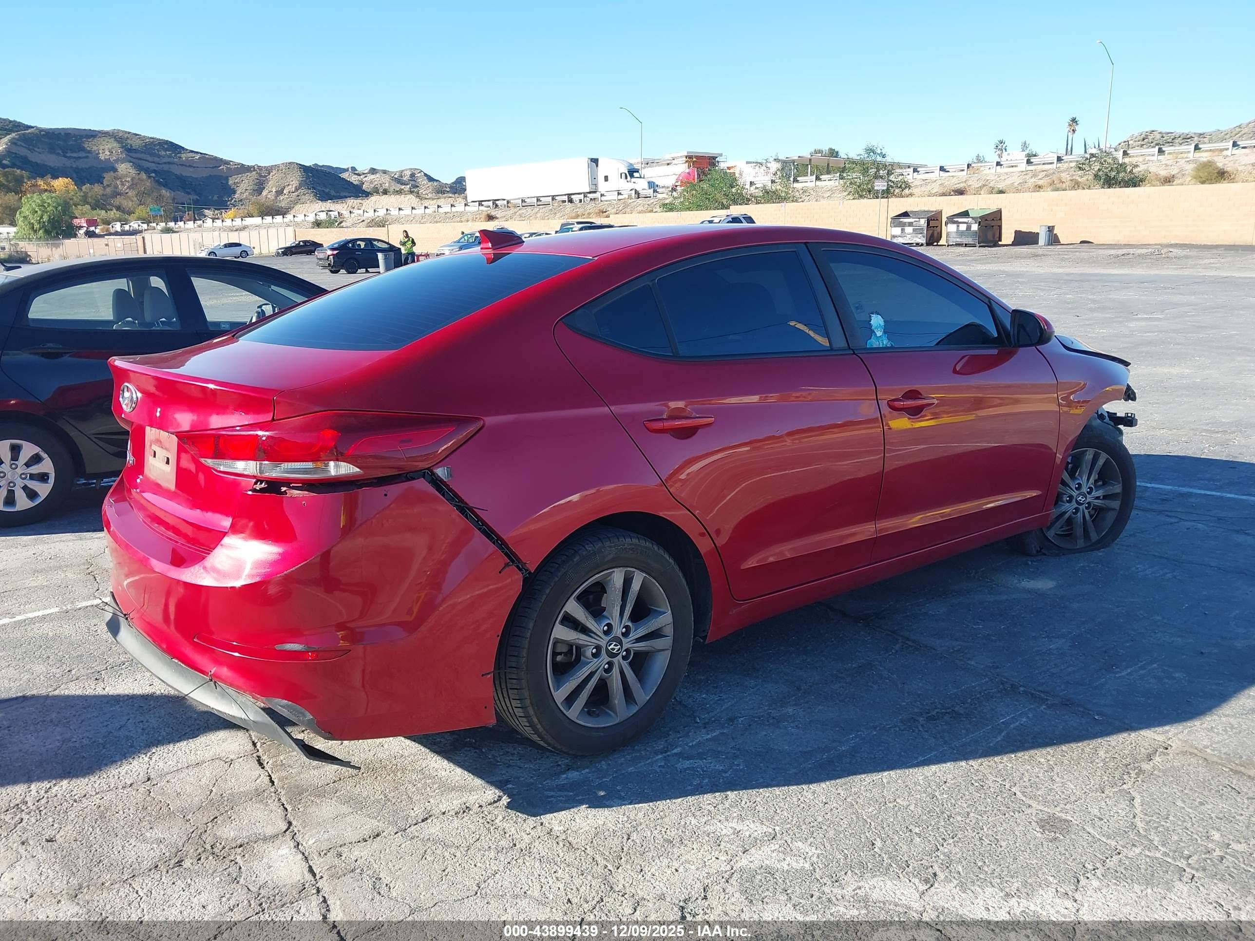 HYUNDAI ELANTRA image 4