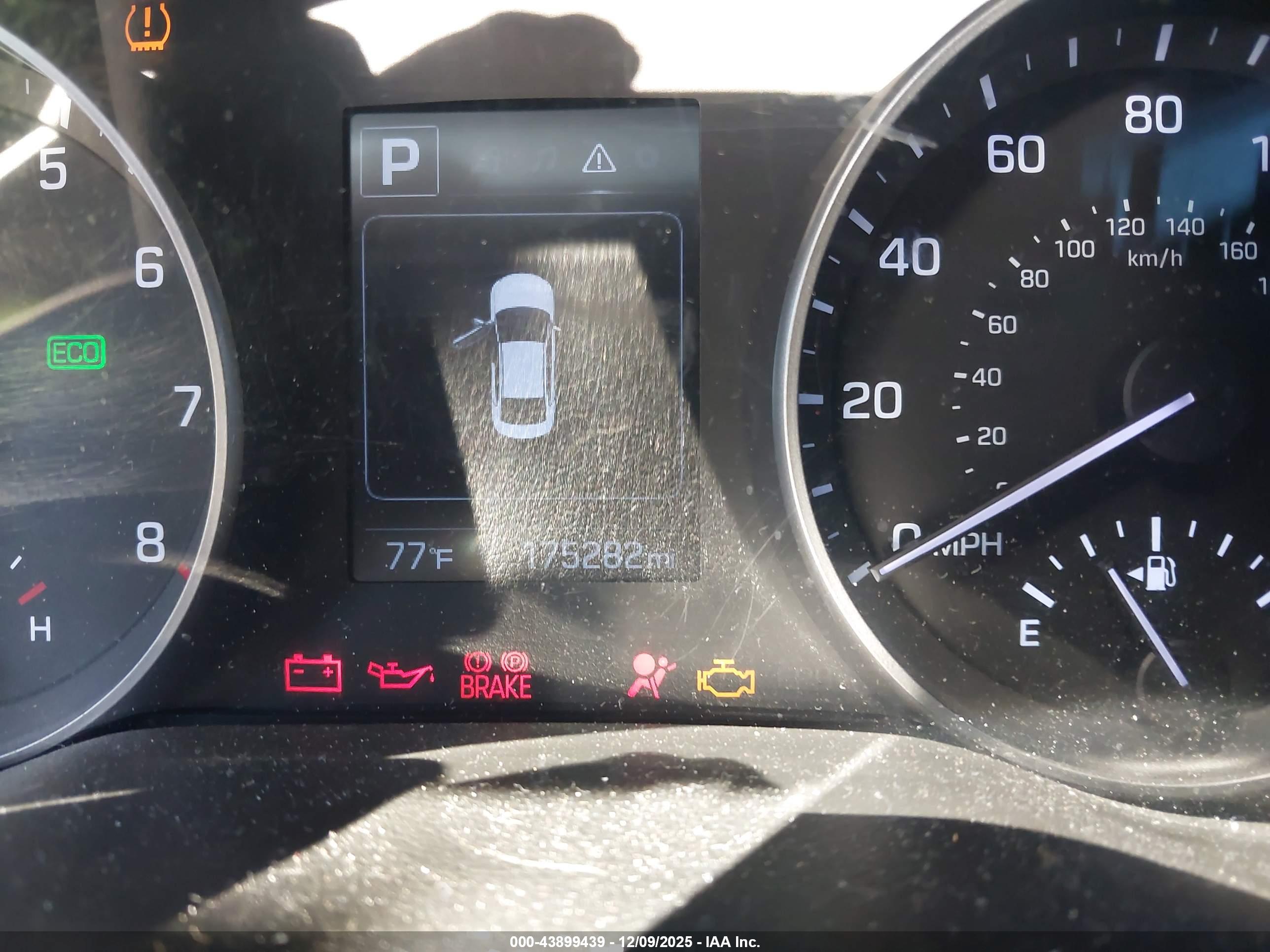 HYUNDAI ELANTRA image 7
