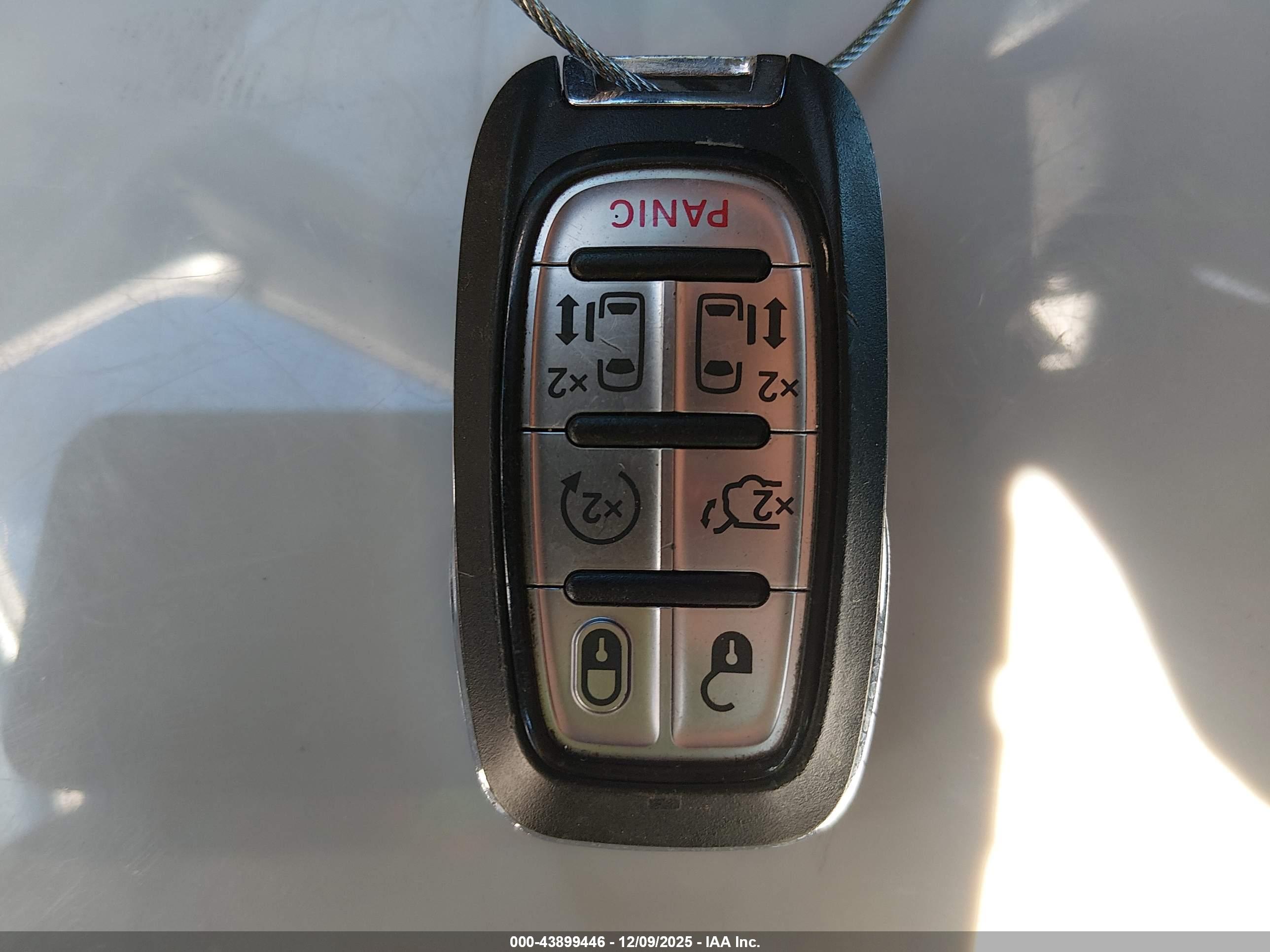 CHRYSLER PACIFICA image 11