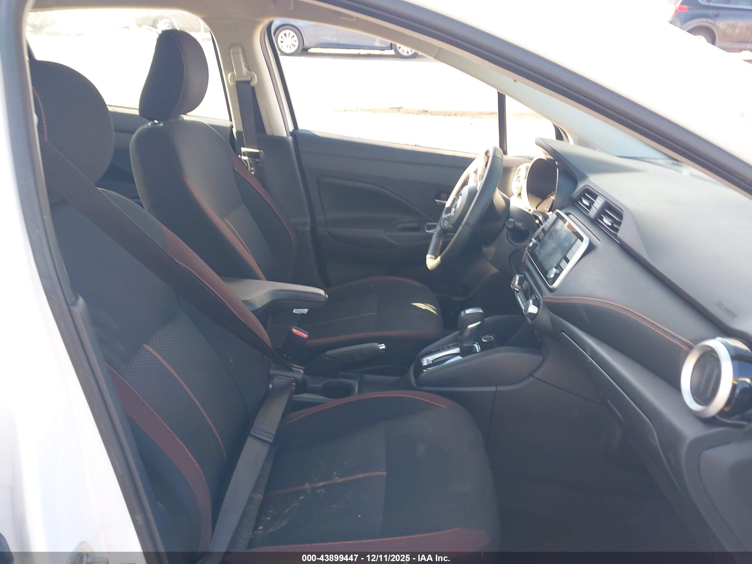NISSAN VERSA image 5