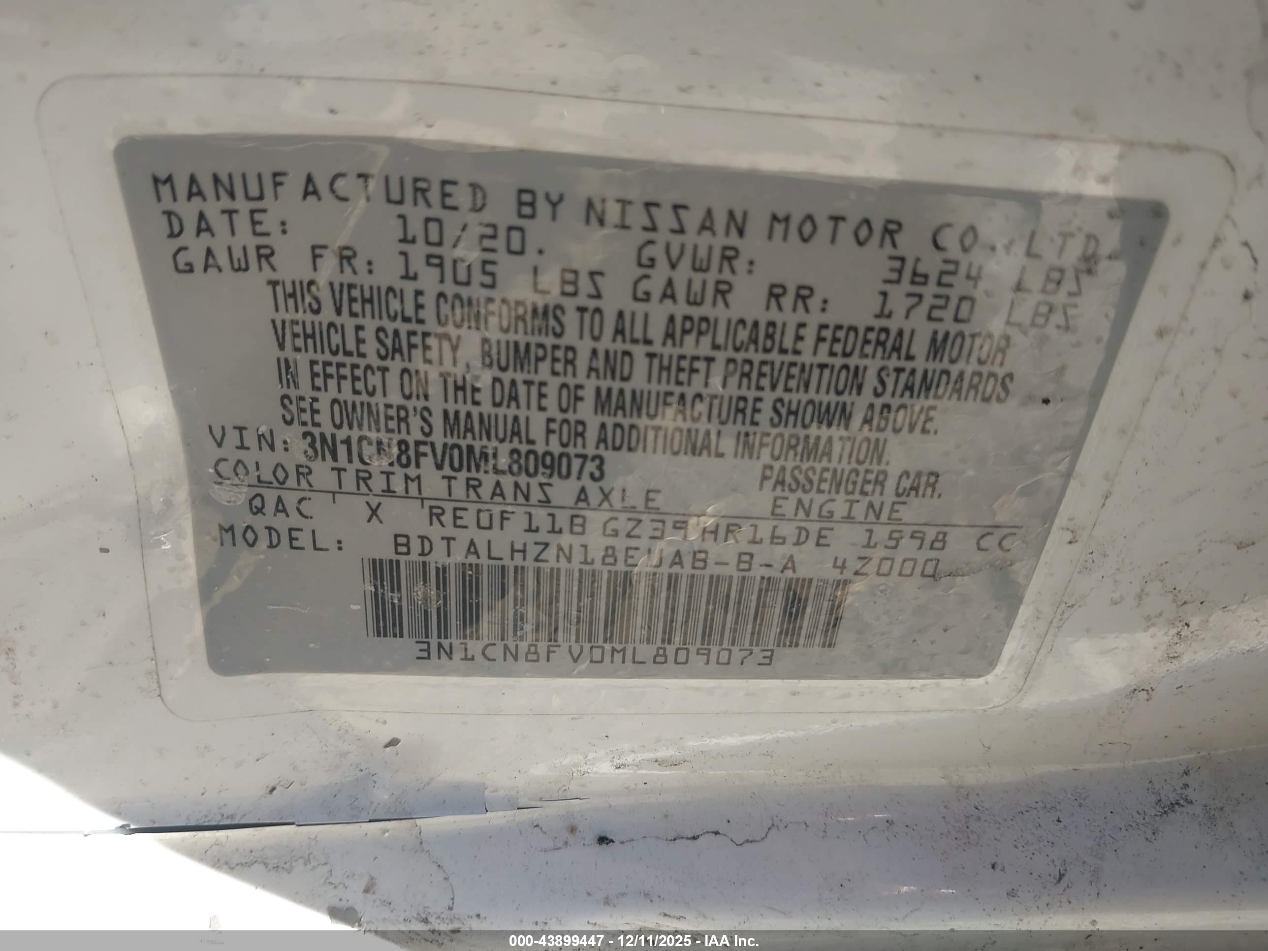 NISSAN VERSA image 9