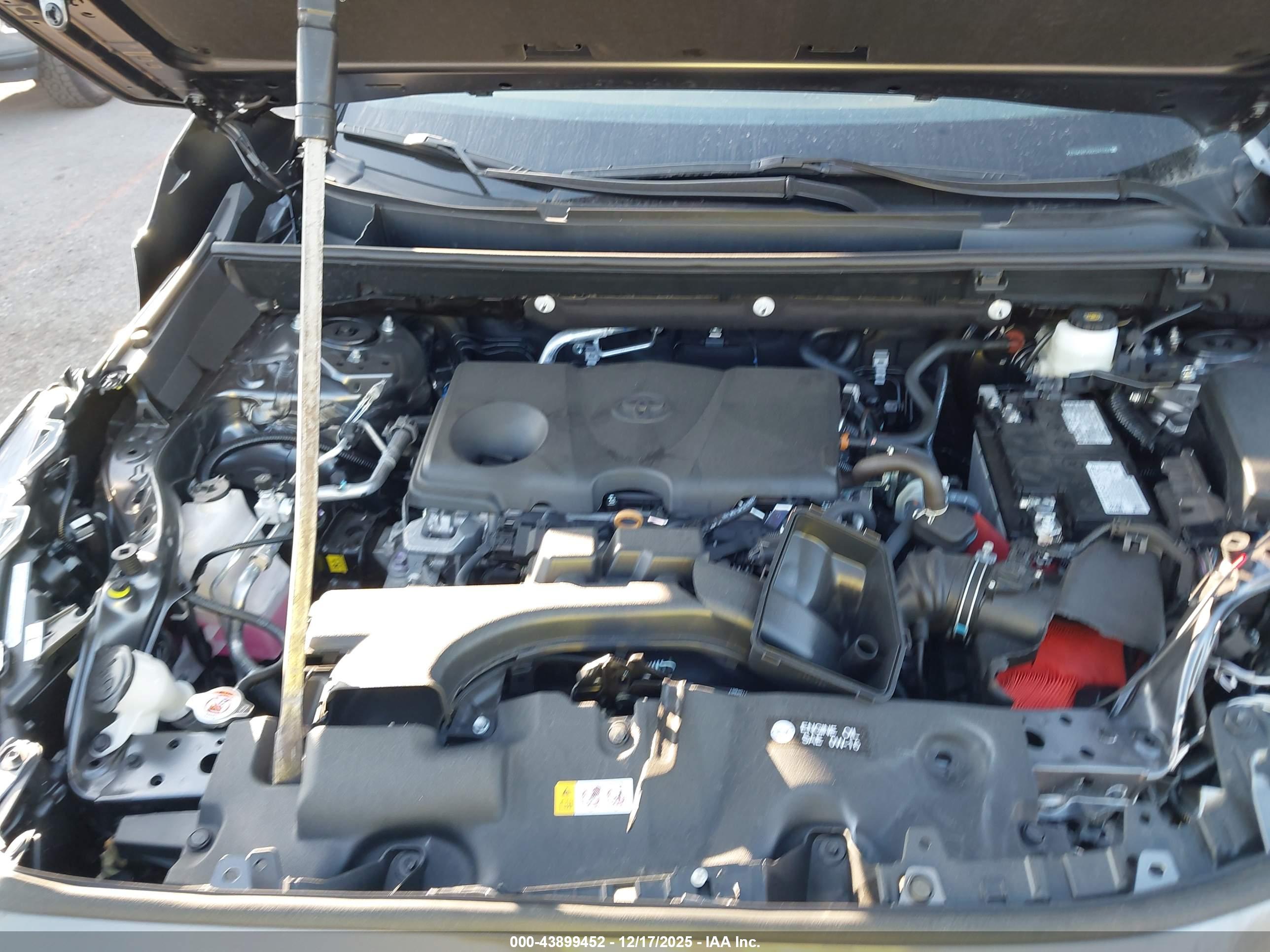 TOYOTA RAV4 image 10