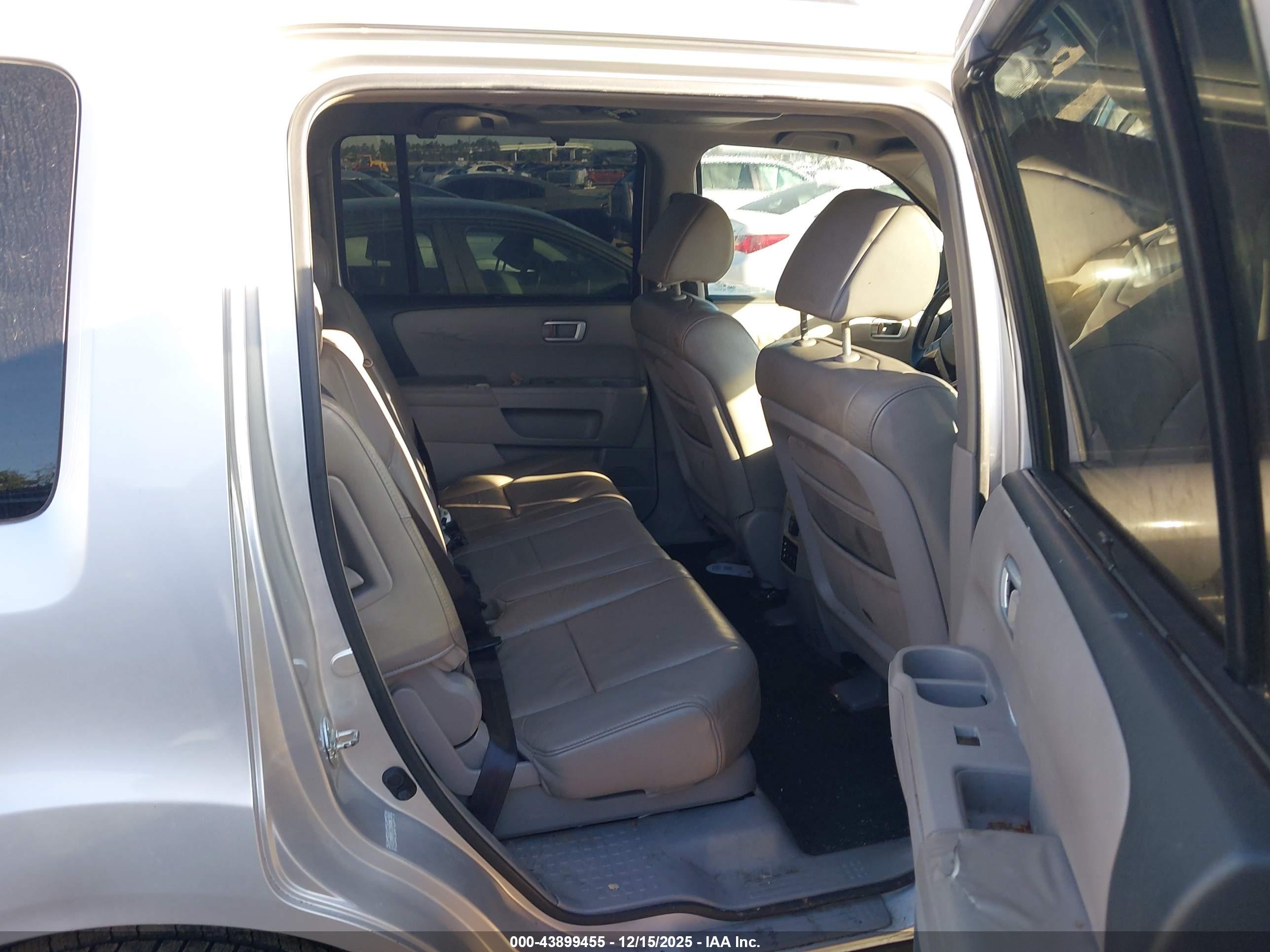 HONDA PILOT image 8