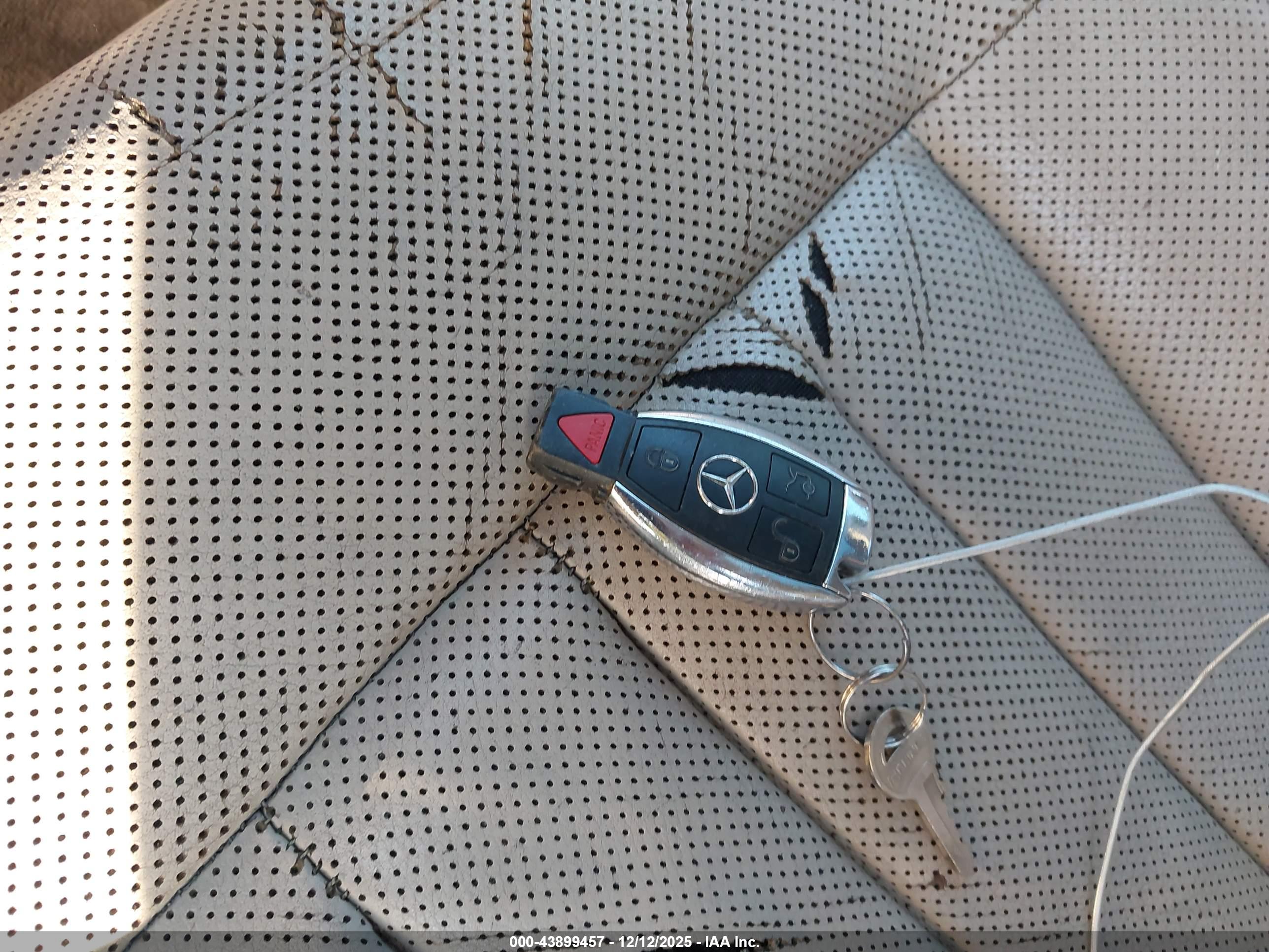 MERCEDES-BENZ E image 11