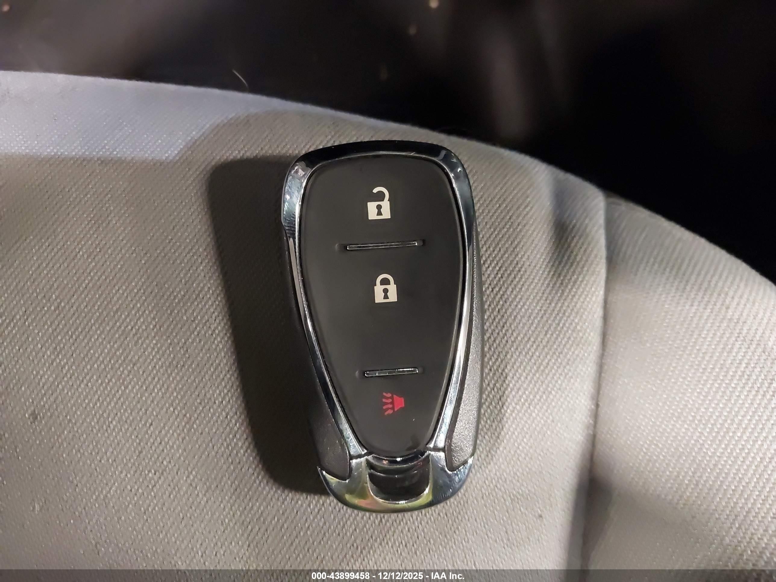 CHEVROLET EQUINOX image 11