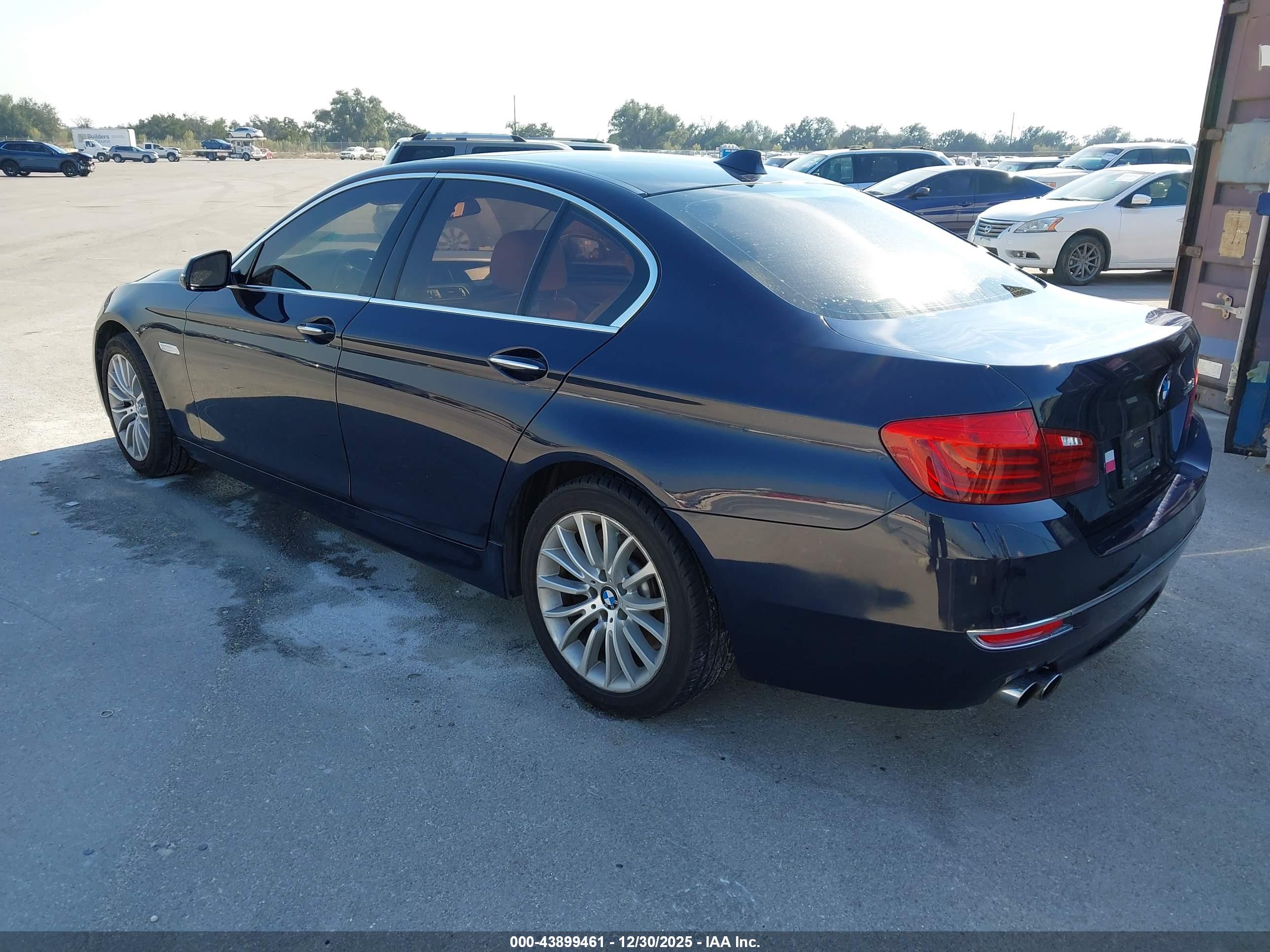 BMW 528I image 3