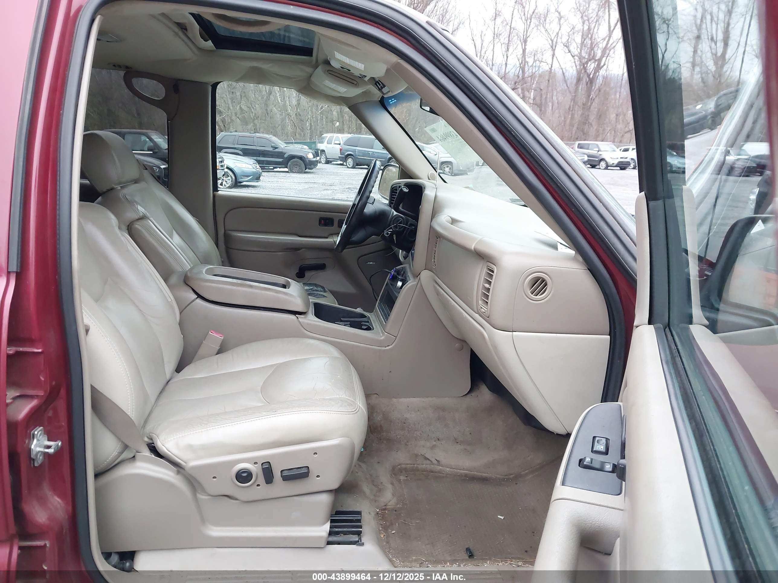 CHEVROLET TAHOE image 5