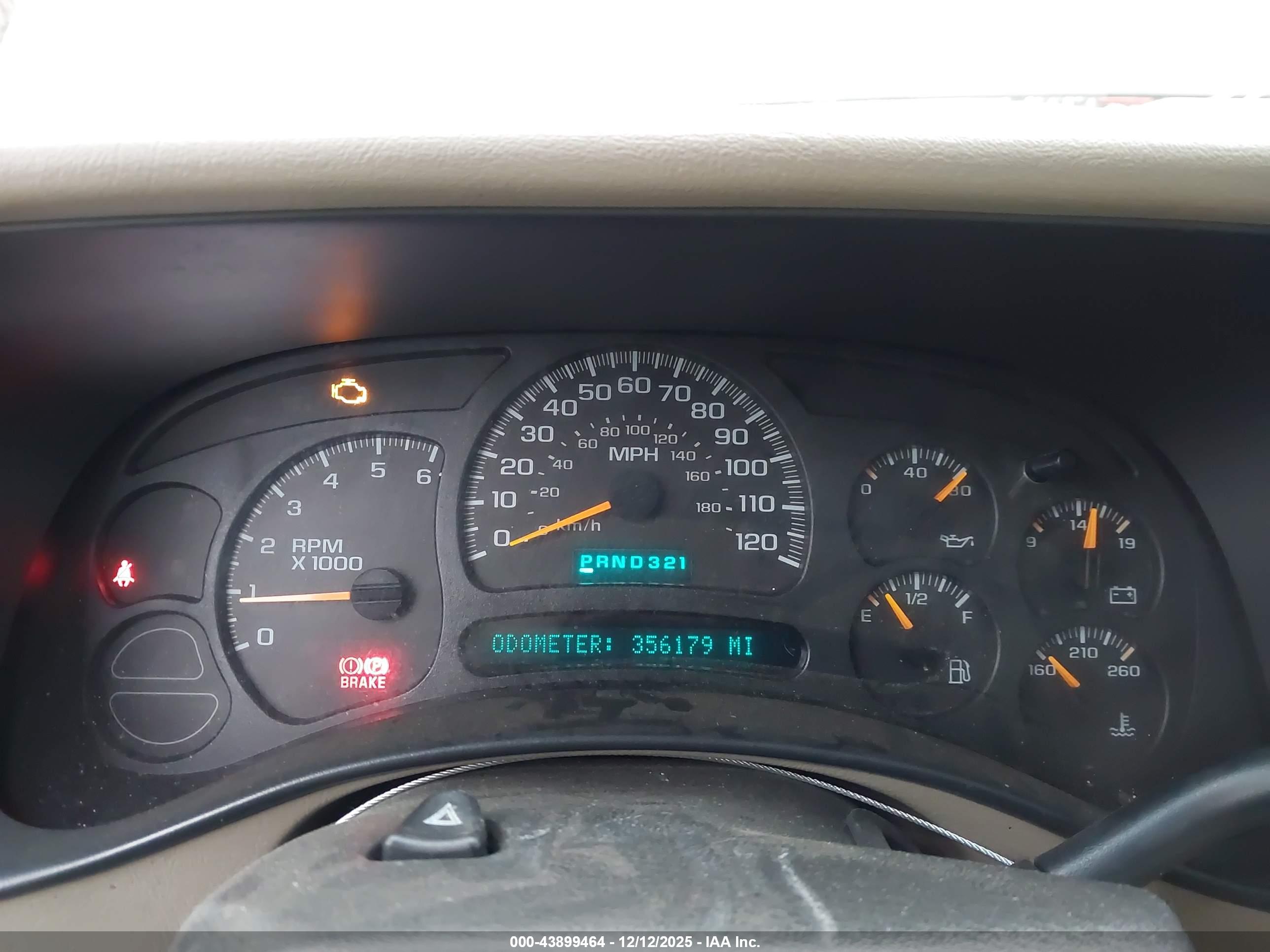 CHEVROLET TAHOE image 7