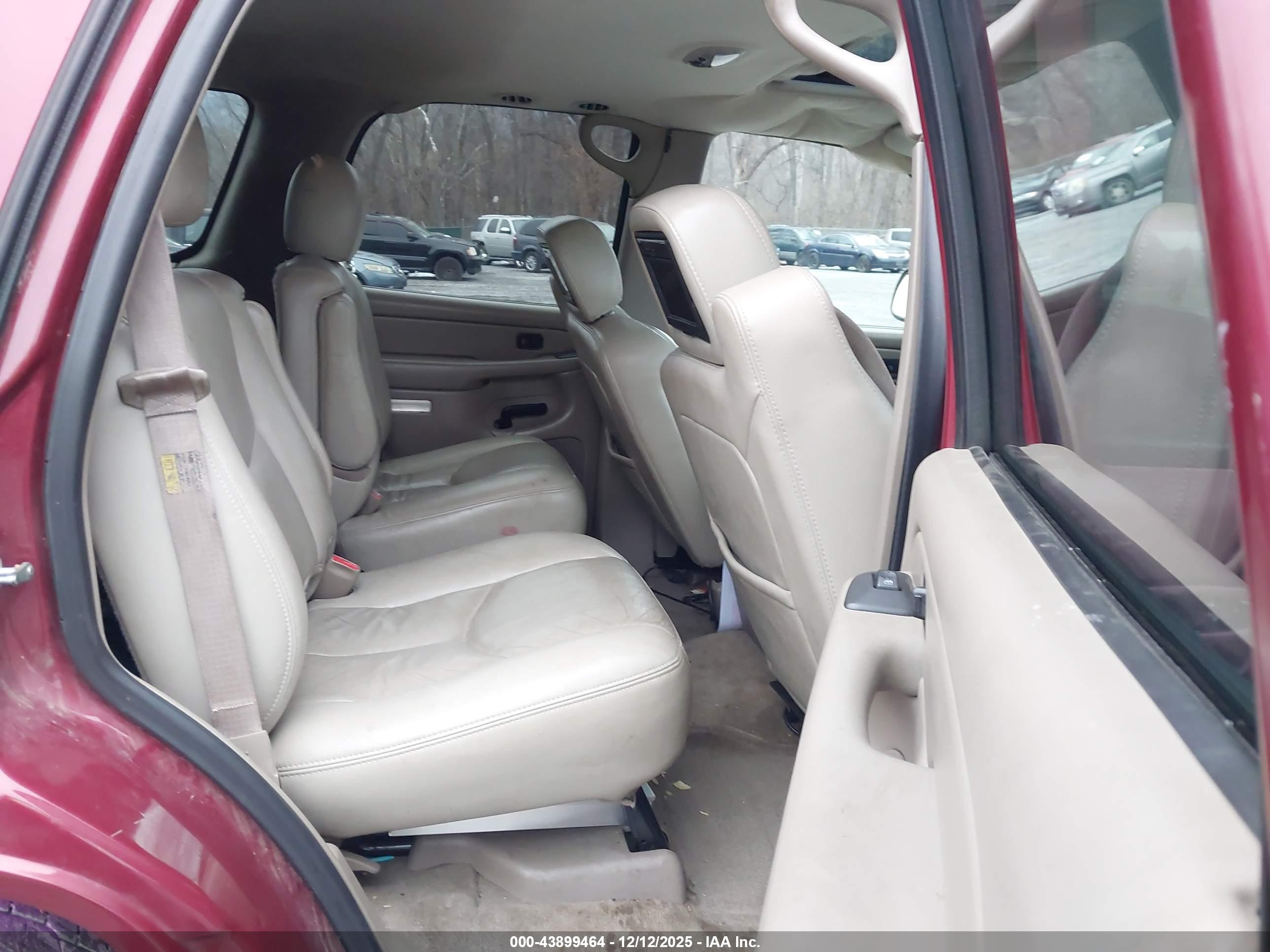 CHEVROLET TAHOE image 8