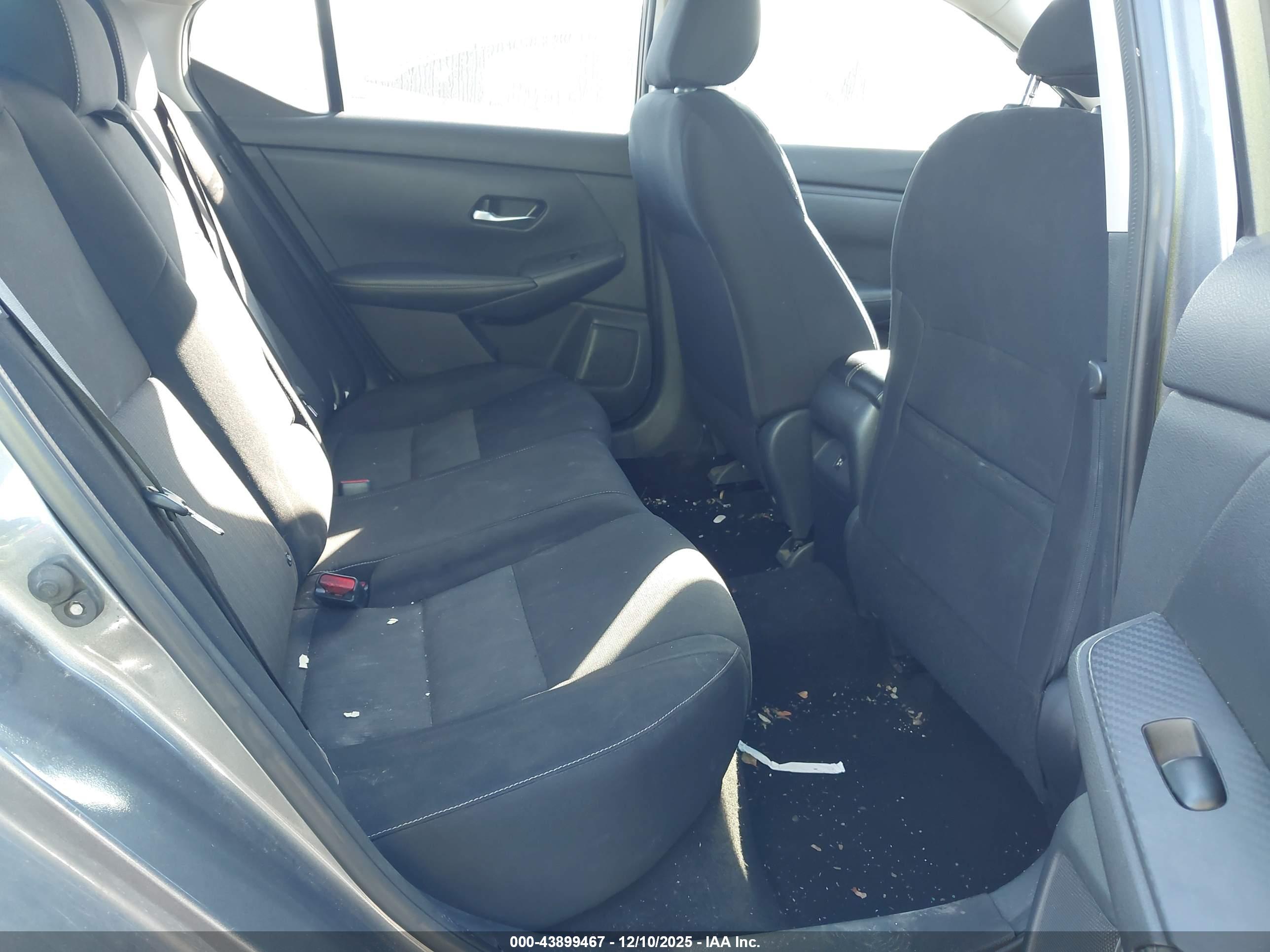 NISSAN SENTRA image 8