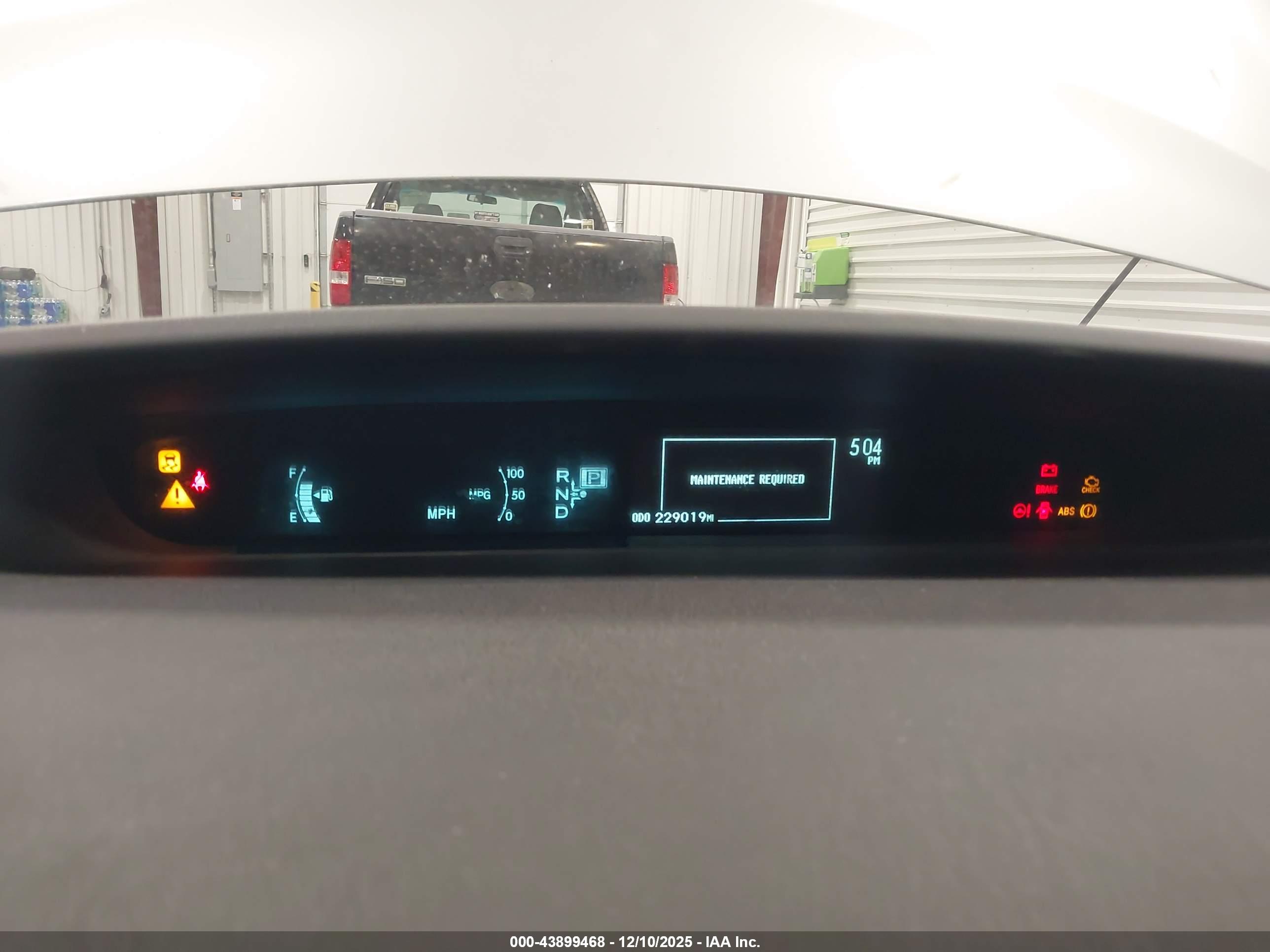 TOYOTA PRIUS image 7