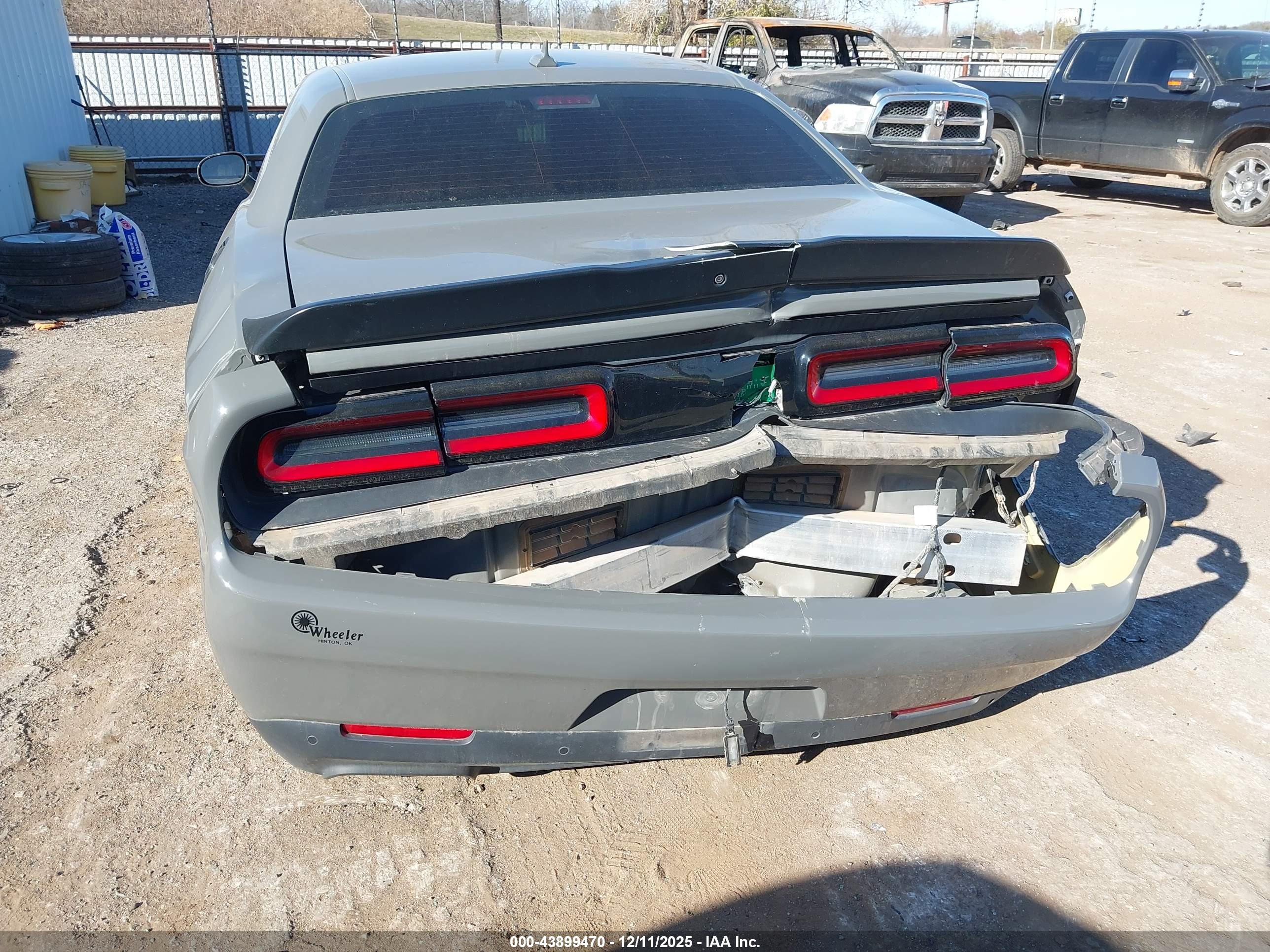 DODGE CHALLENGER image 6