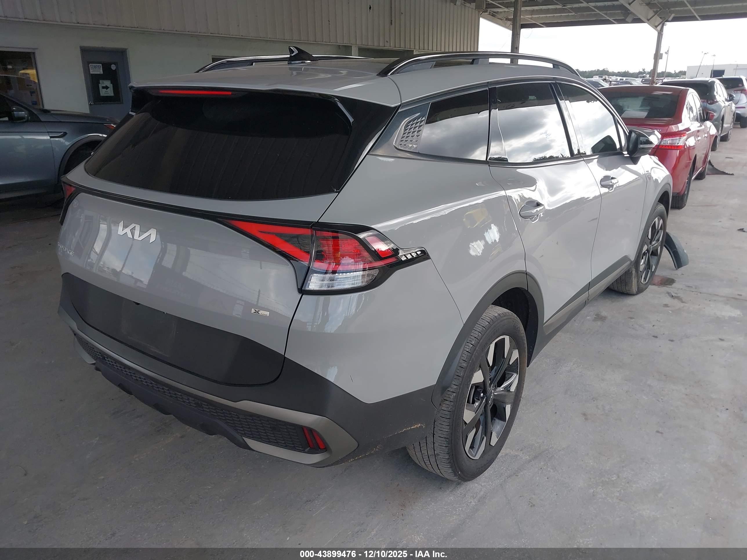 KIA SPORTAGE image 4